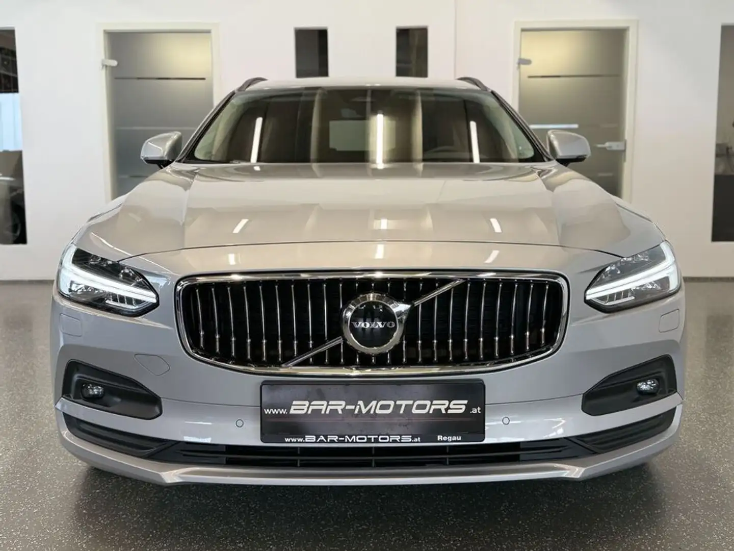Volvo V90 Momentum Pro*LED*KAMERA*AHK*BHZ-LENKRAD*LANE* Argintiu - 2