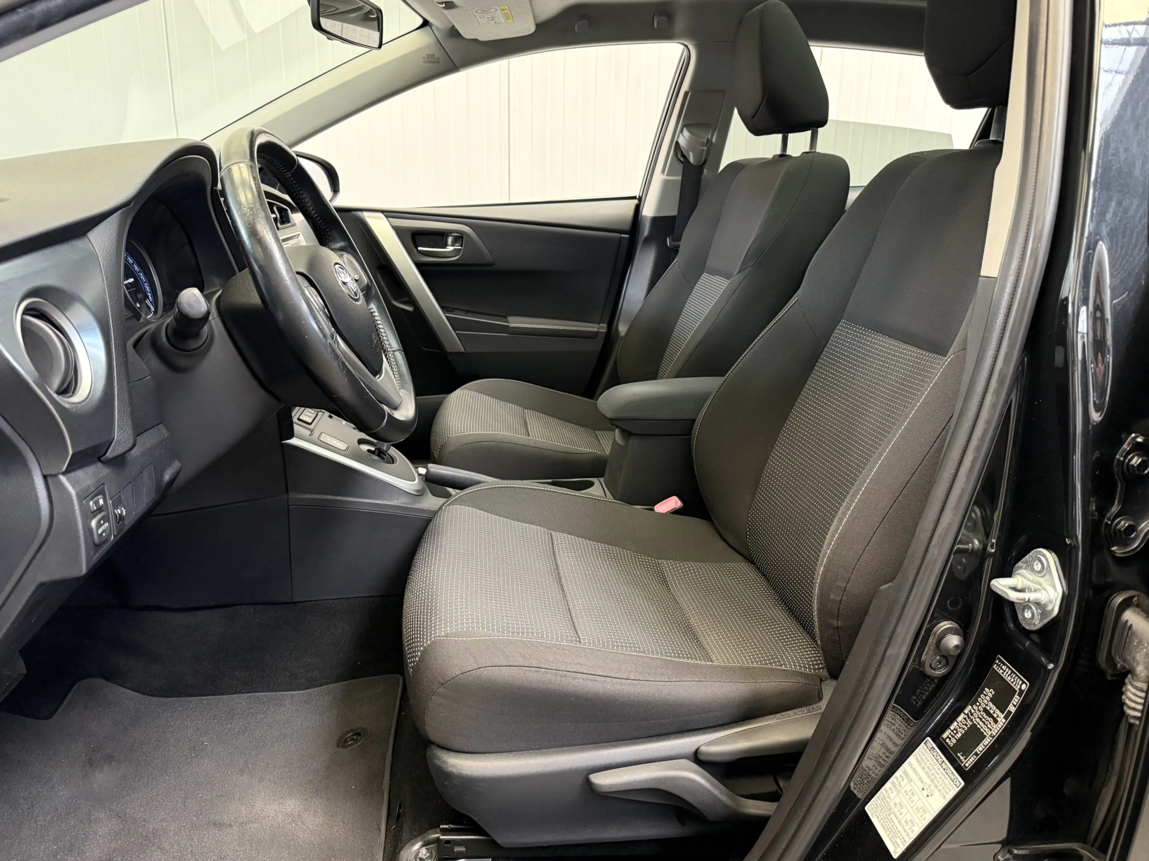 Toyota Auris 1.8 Hybrid Lease NAVI-PANORAMADAK-CAMERA-AIRCO/ECC — photo 3