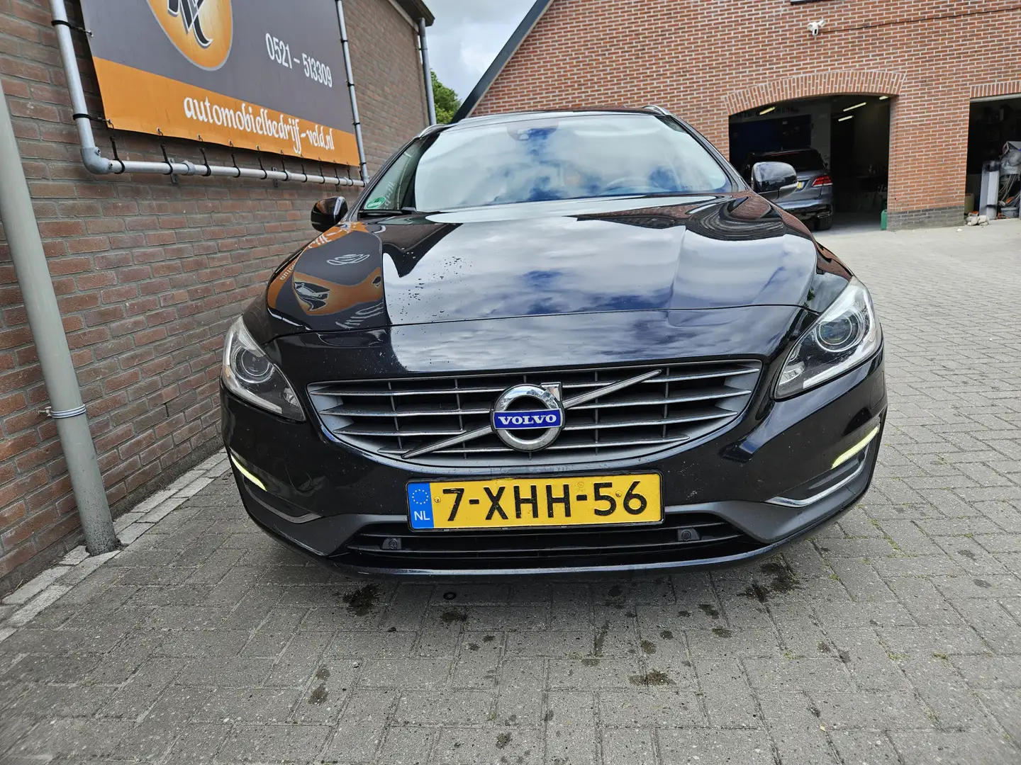 Volvo V60 2.0 D4 Ocean Race Zwart - 2