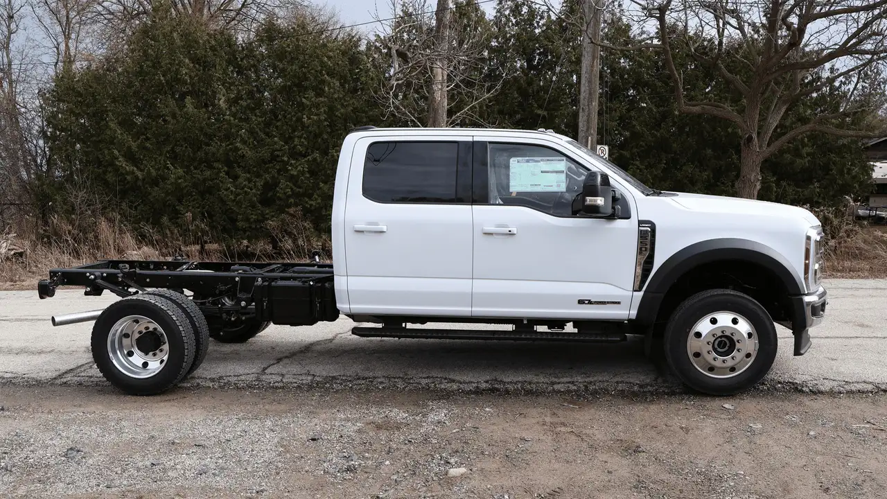 Ford F-550 Super Duty снимка Ford F-550 Super Duty