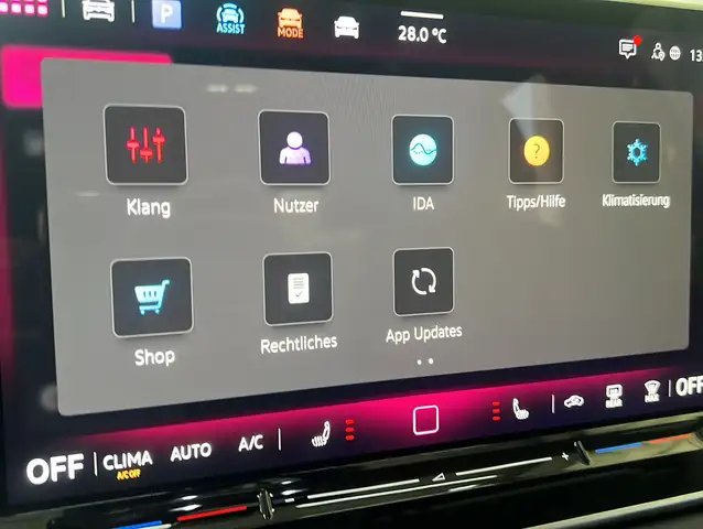 Volkswagen Tiguan view 13