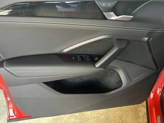 Volkswagen Tiguan view 5