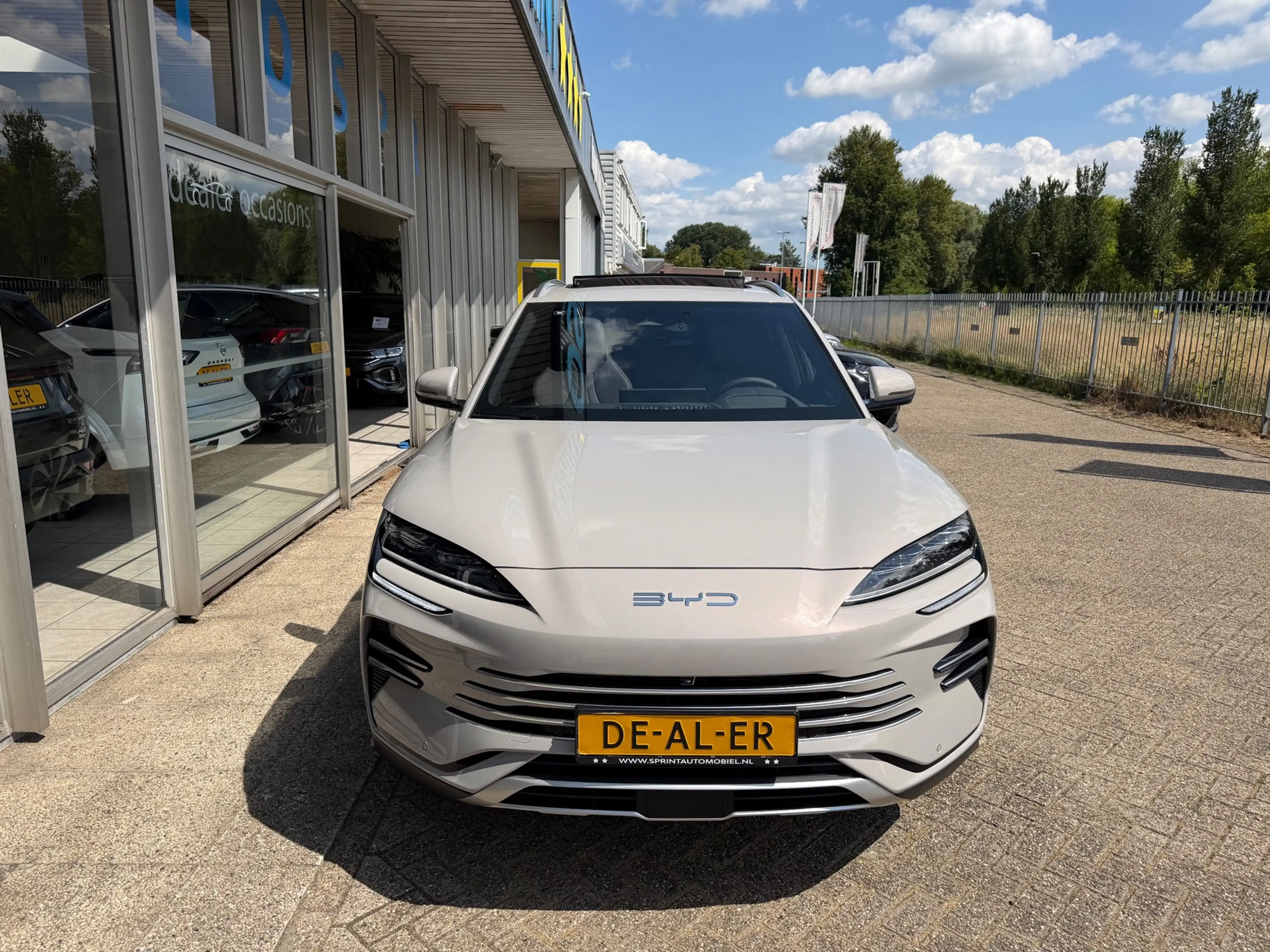 BYD Seal U 1.5 T DM-i AWD Design 4 WHEEL DRIVE 324PK GELIJK L — photo 2