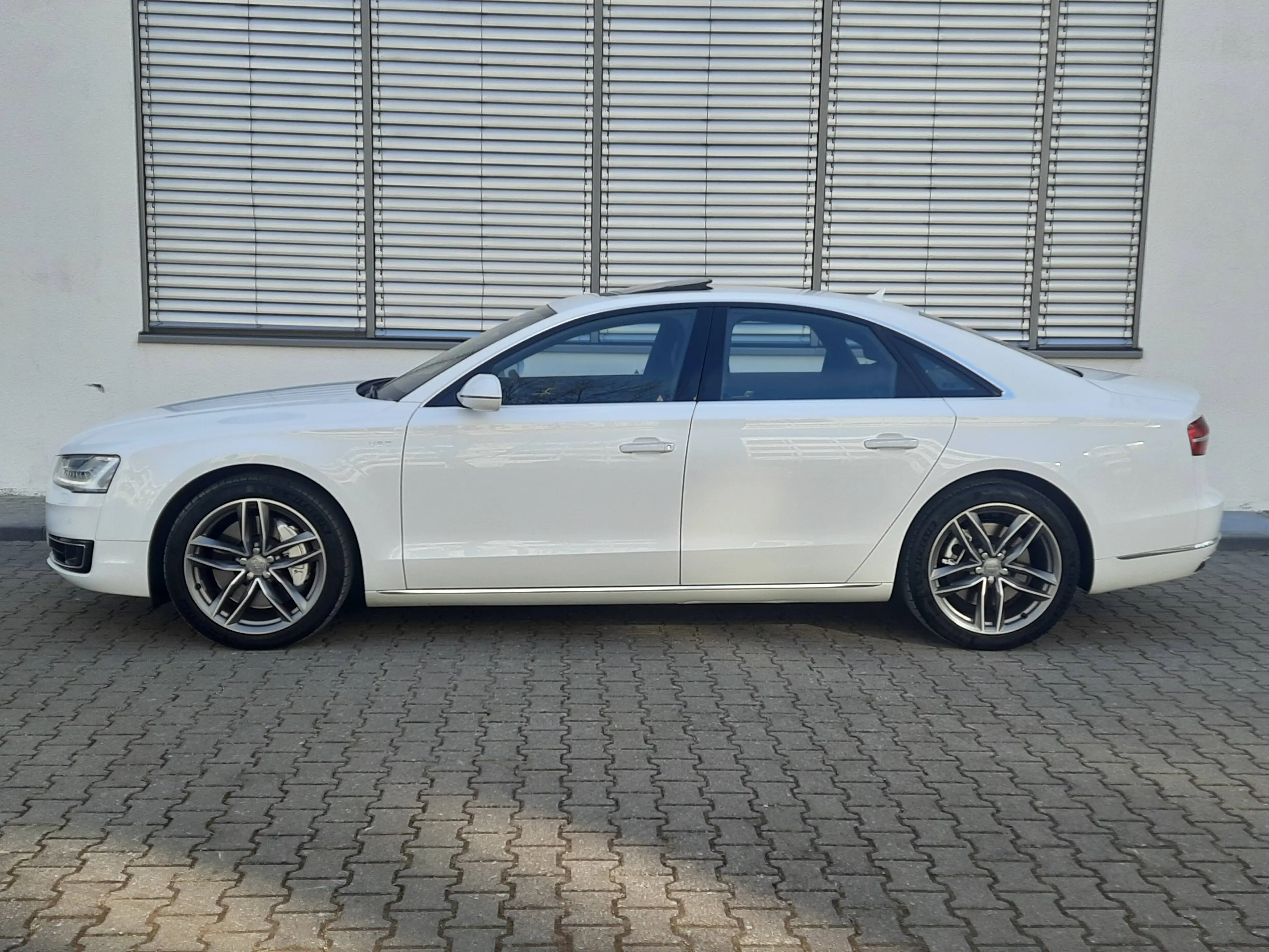 Audi A8 4.2 TDI quattro/Matrix/Bose/SDach/Kam/StdH/20" — photo 9