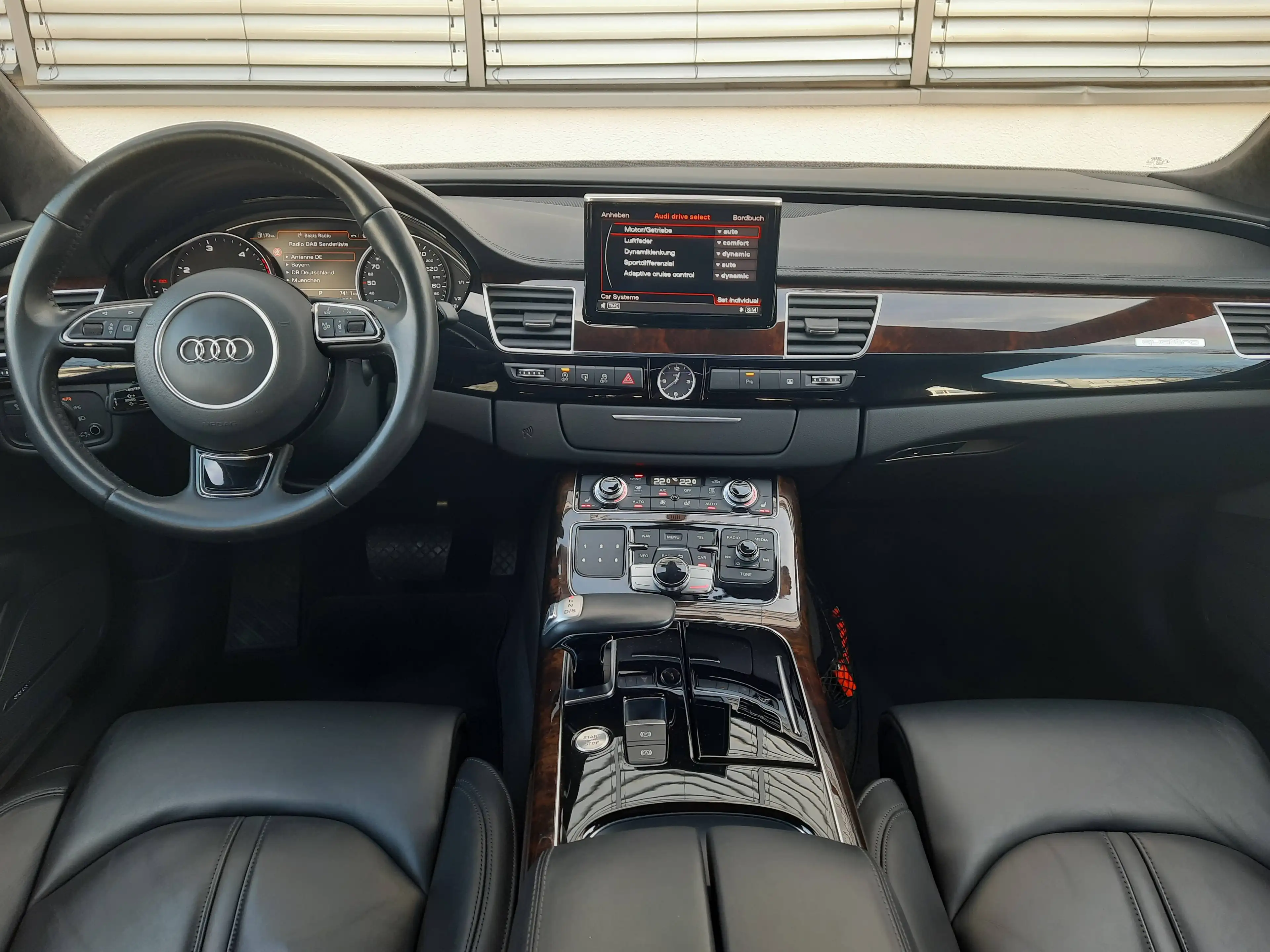 Audi A8 4.2 TDI quattro/Matrix/Bose/SDach/Kam/StdH/20" — photo 15