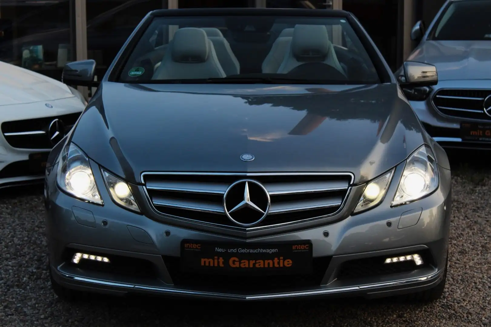 Mercedes-Benz E 350 Cabriolet  V-6  7-G NAVI LEDER XENON PDC Grau - 2