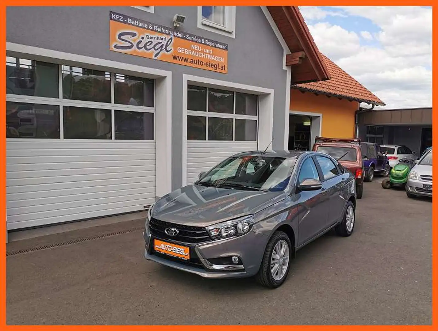 Lada Vesta 1,6 Luxus Aktion Grijs - 1
