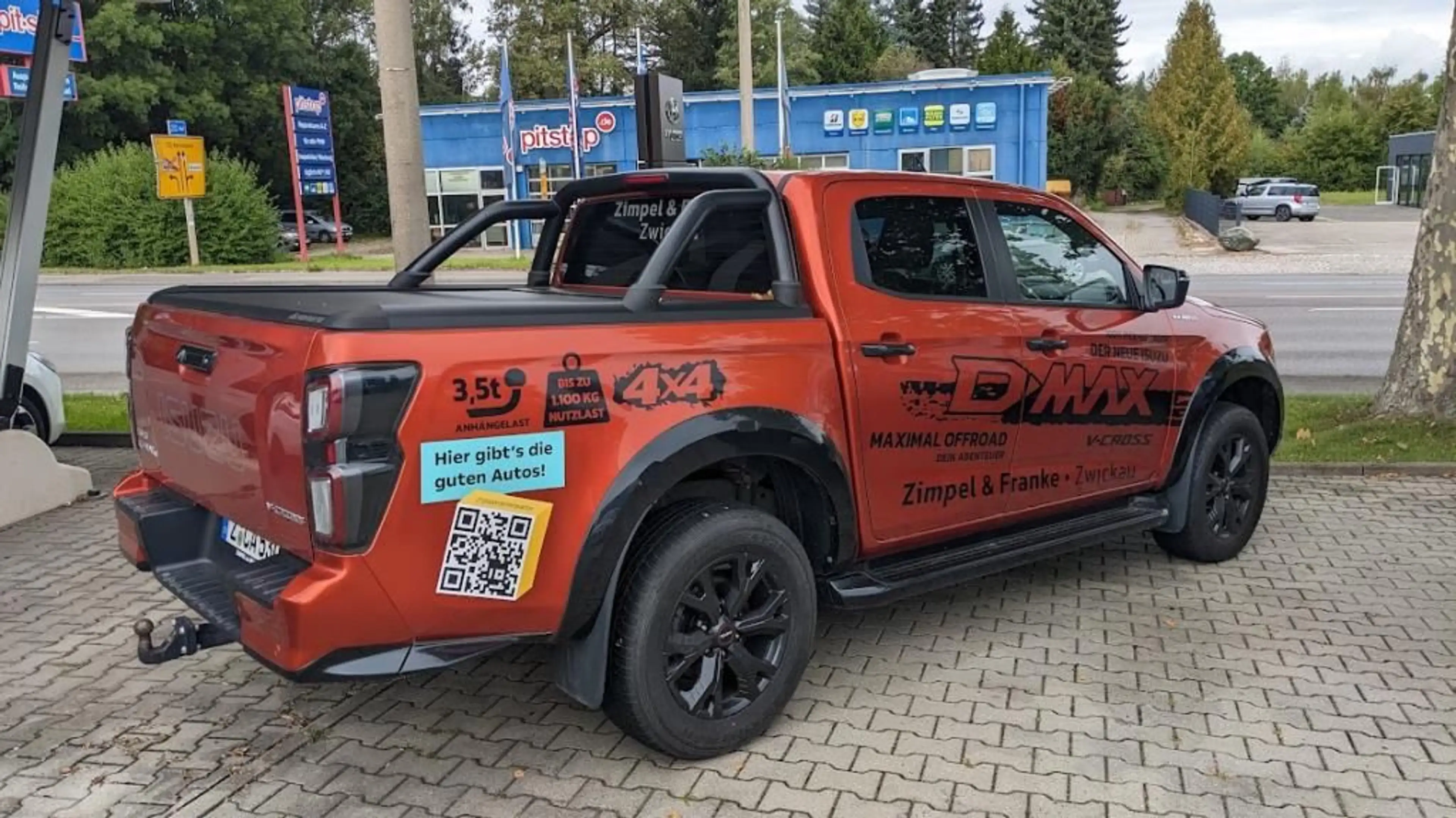 Isuzu D-Max Double Cab 4x4 V-Cross A/T Mountain Top Ro — photo 2