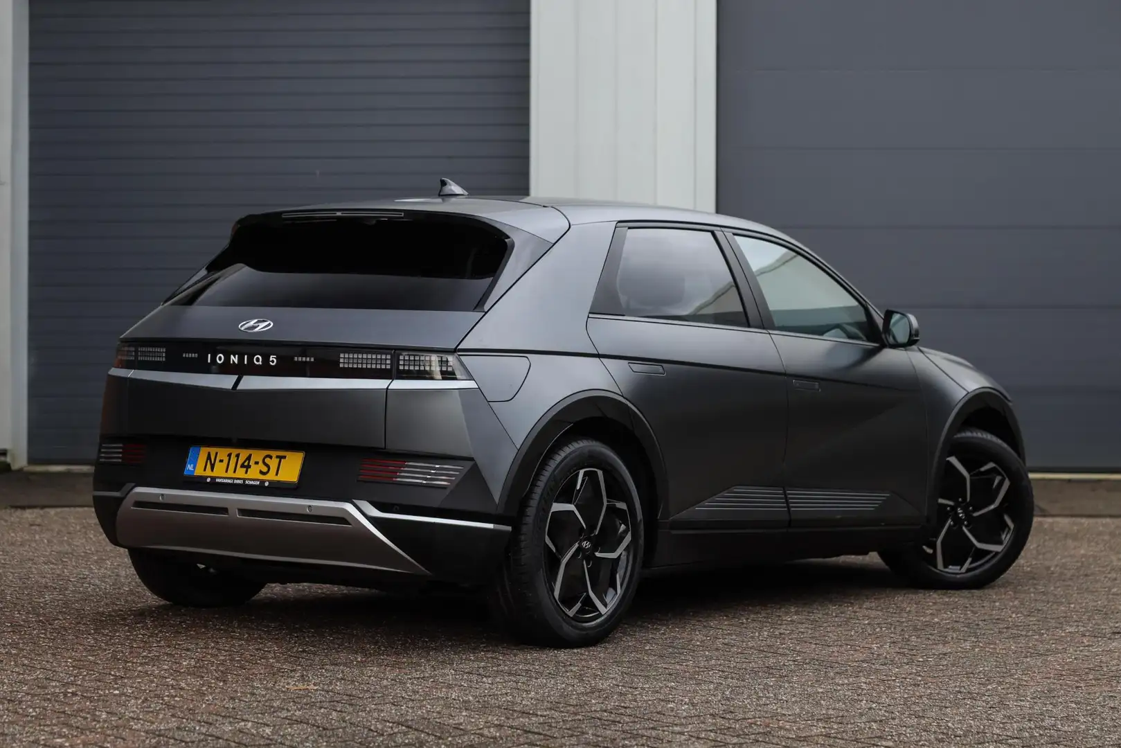 Hyundai IONIQ 5 Connect 73kWh ✅ SOH 98% ✅ Trekhaak ✅ Bose Grijs - 2