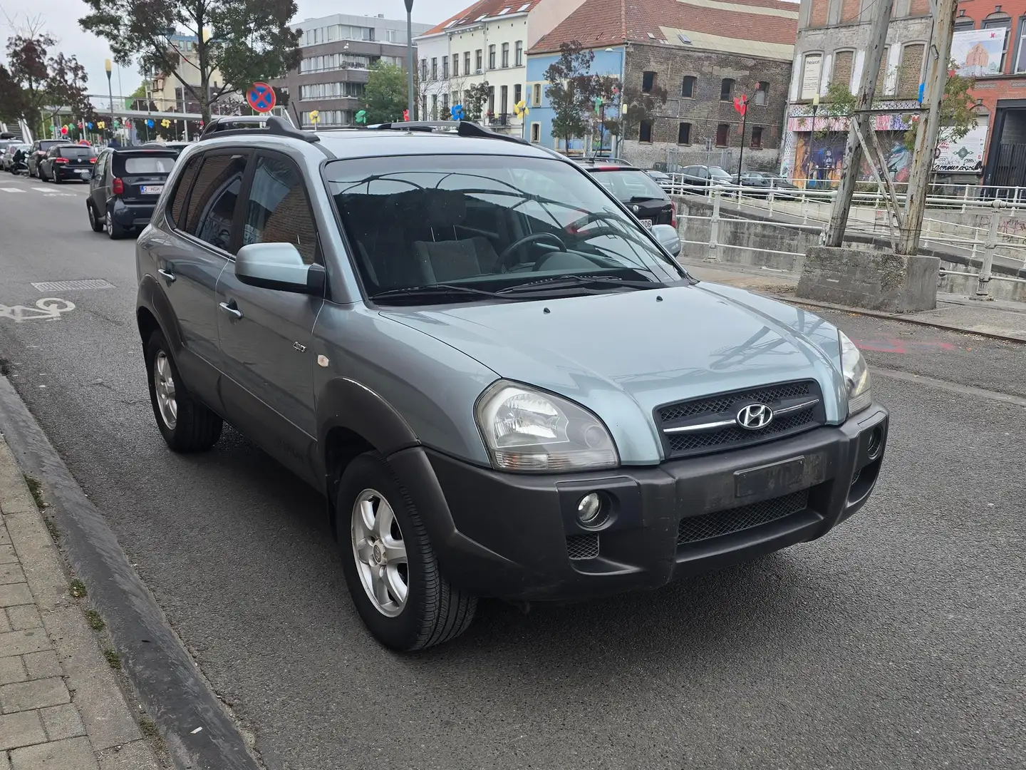 Hyundai TUCSON 2.0i 16v 4WD GLSi Gris - 2