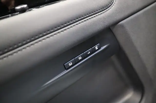 Land Rover Range Rover Evoque view 10