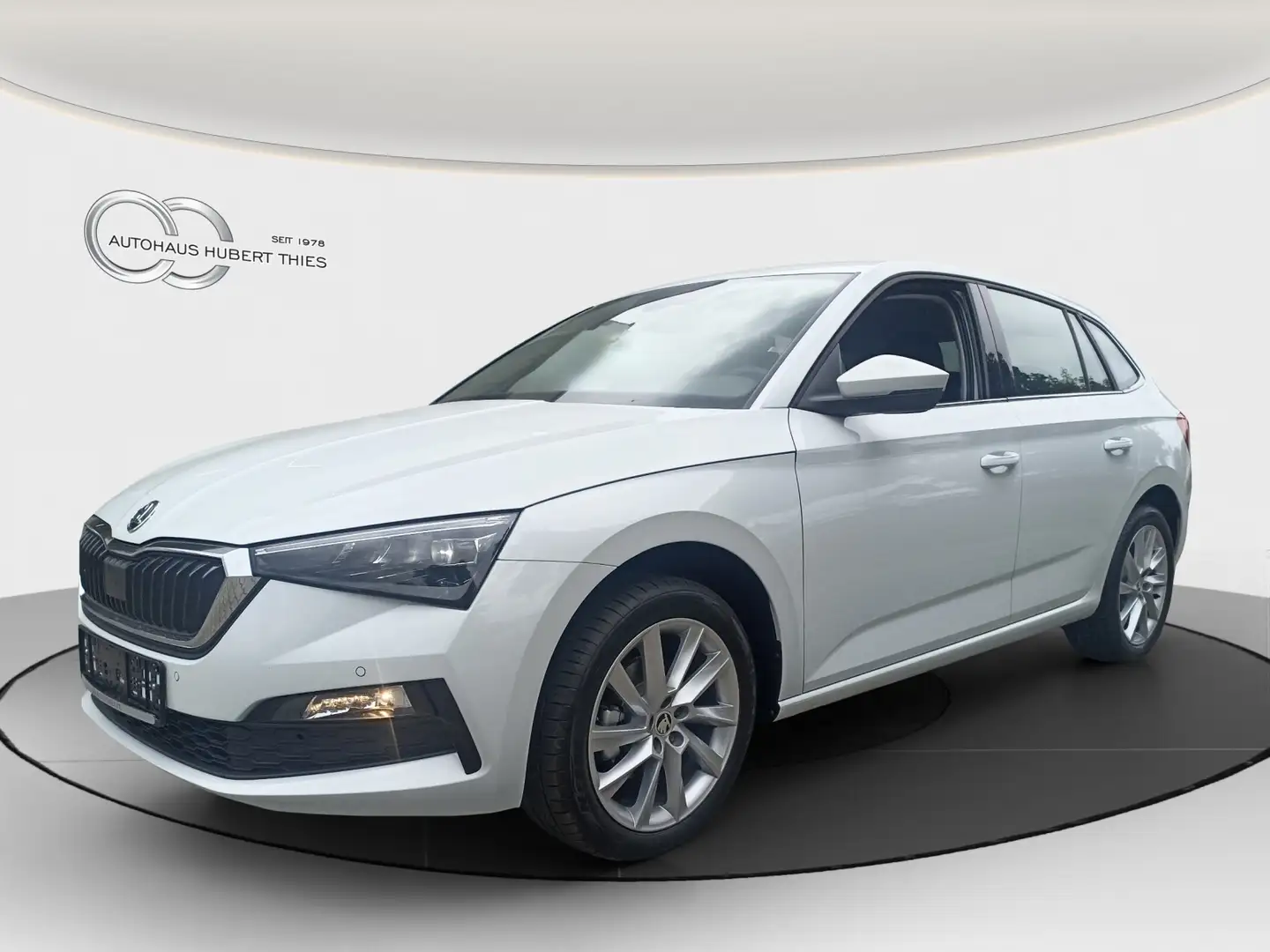 Skoda Scala 1.0 TSI Style DSG PDC+LED+WINTER-PAK+SMART-LINK Weiß - 1