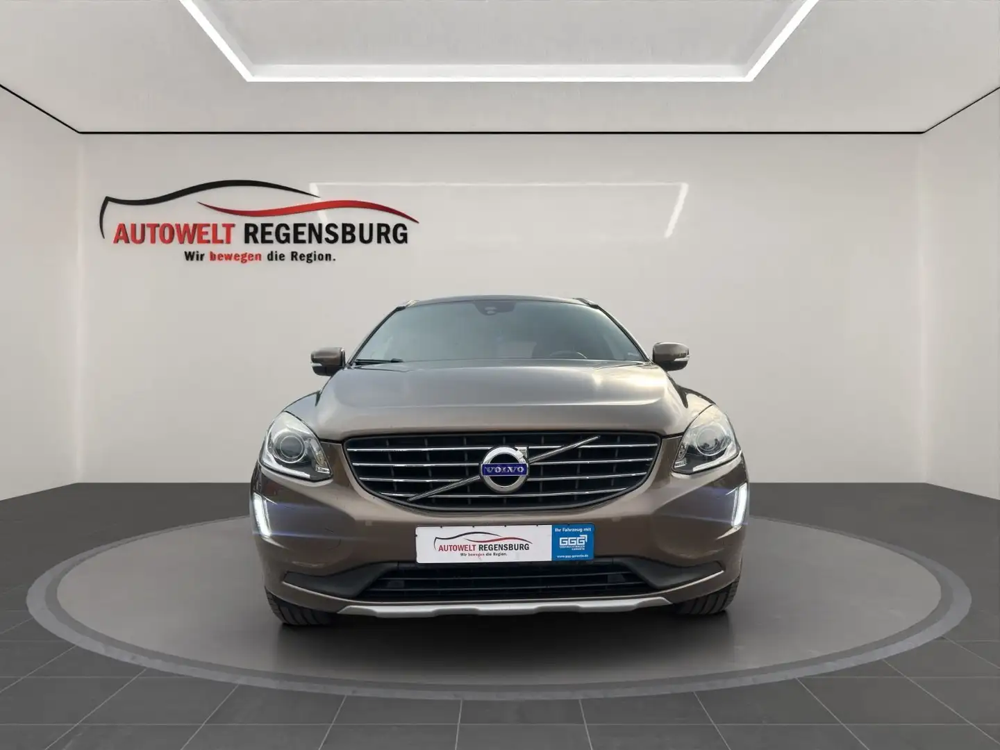 Volvo XC60 D4 2.4 Summum AWD XEN NAVI MEMORY PANO RFK - 2