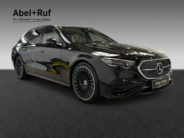 Mercedes-Benz 300 view 2