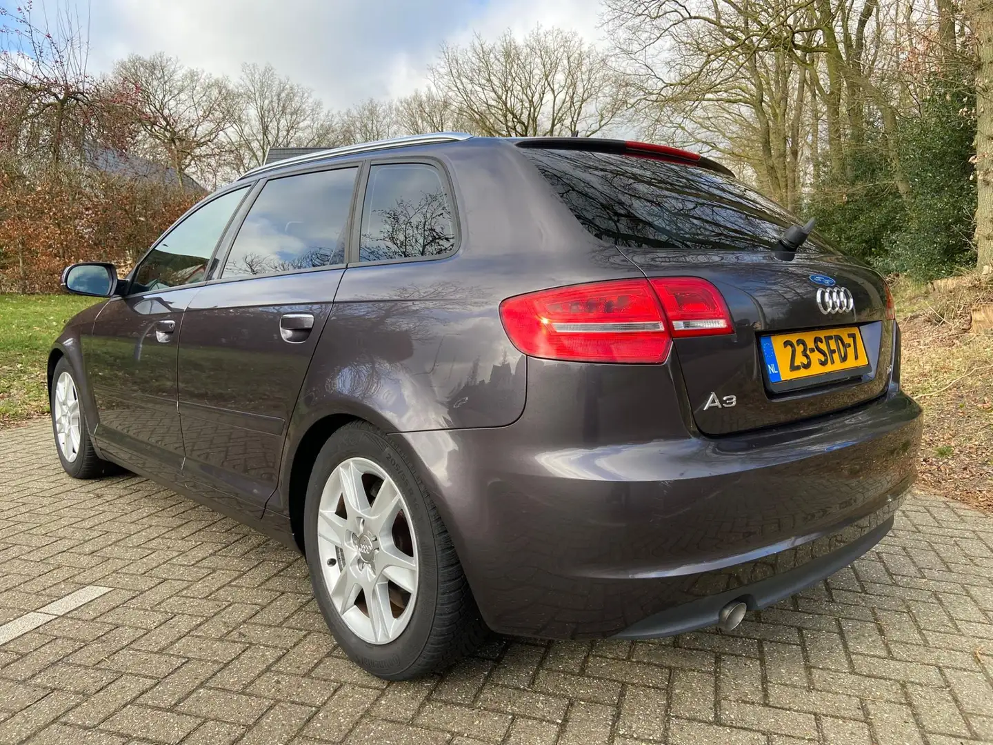 Audi A3 Sportback 1.6 TDI Attraction Pro Line Business, BJ Grijs - 2