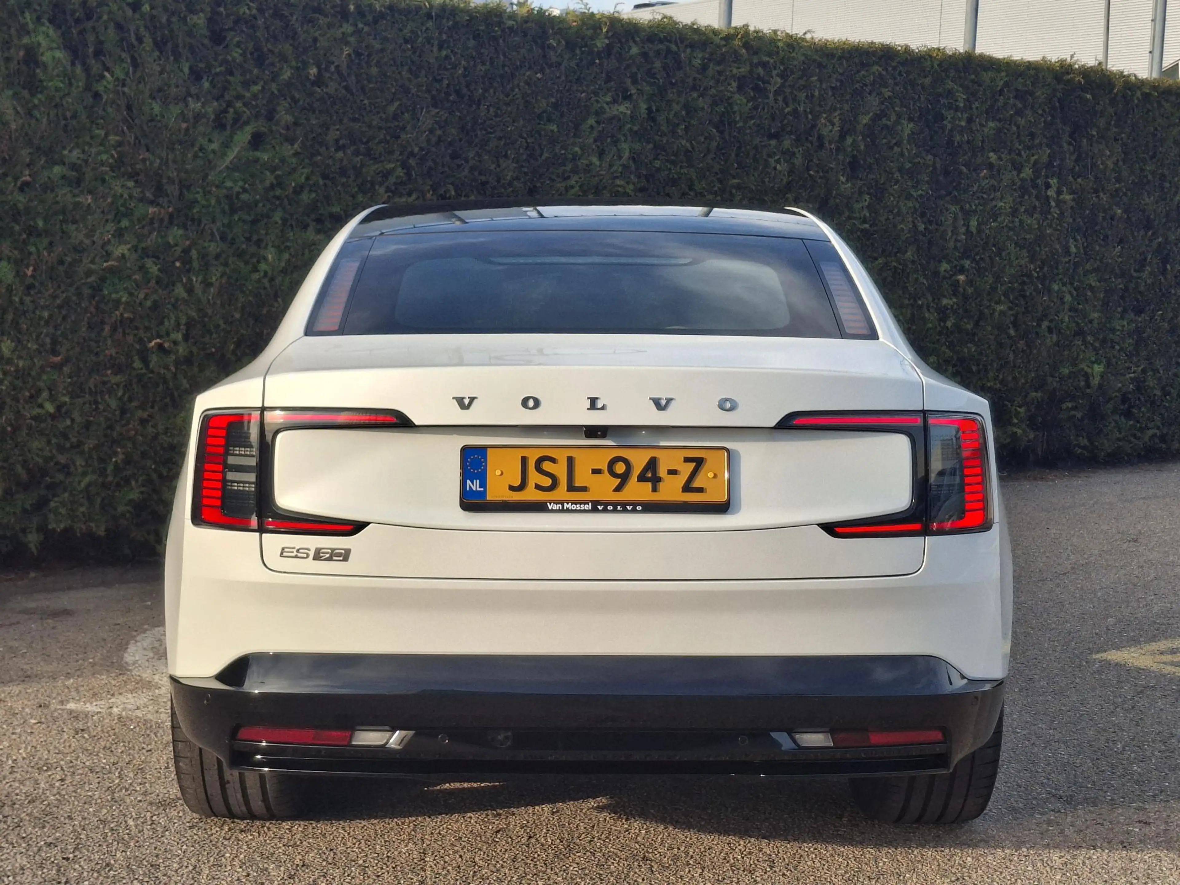 Volvo ES90 Single Motor Ext. R. Ultra Launch Edition 92 kWh | — photo 12