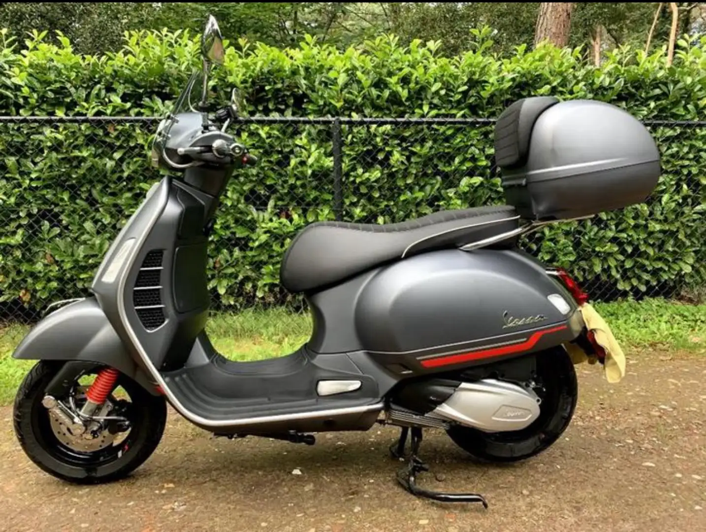 Vespa GTS 300 Gris - 2