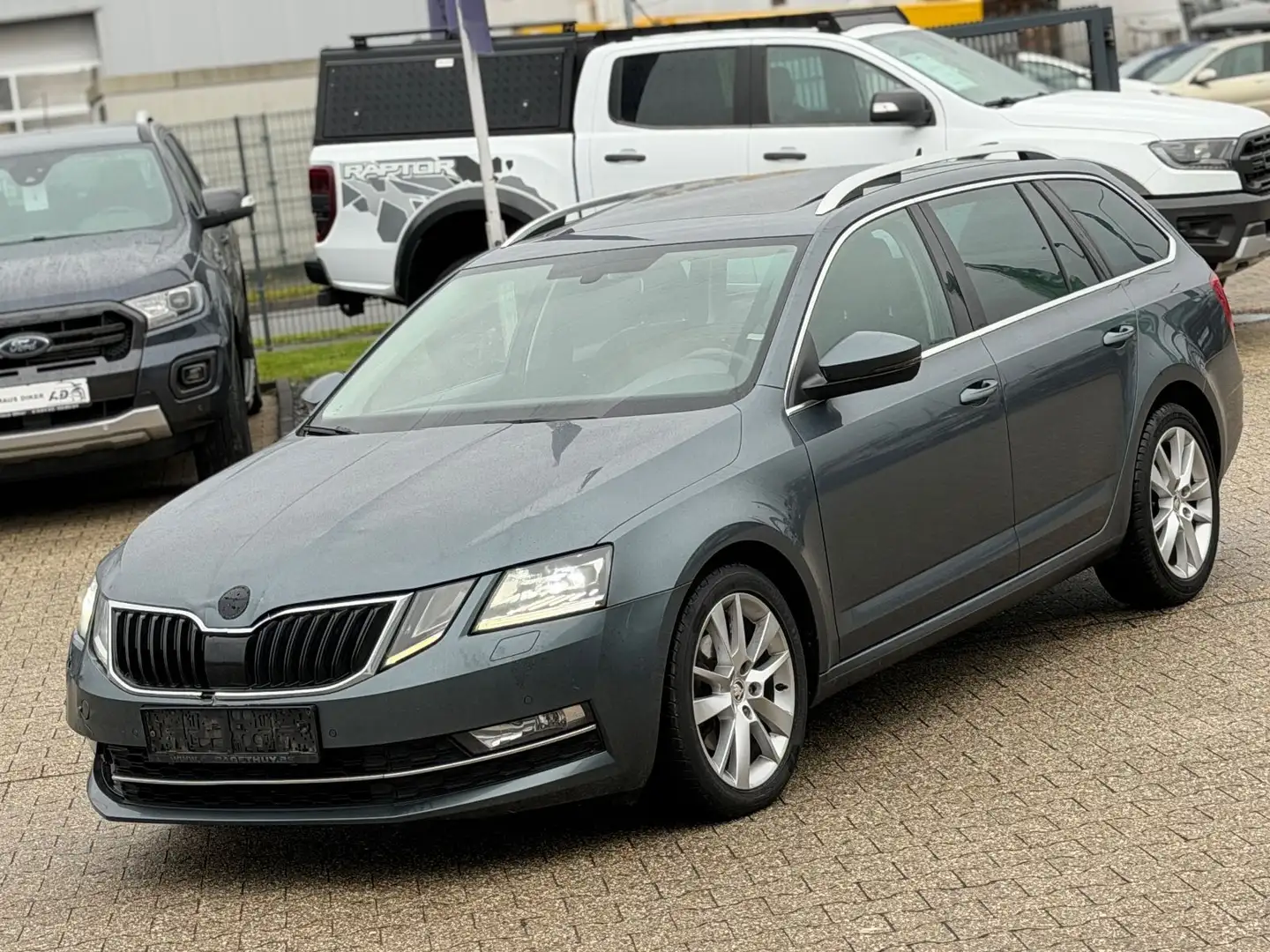 Skoda Octavia Combi Style Euro6,Klimaaut.,Pano,Navi, Grau - 1