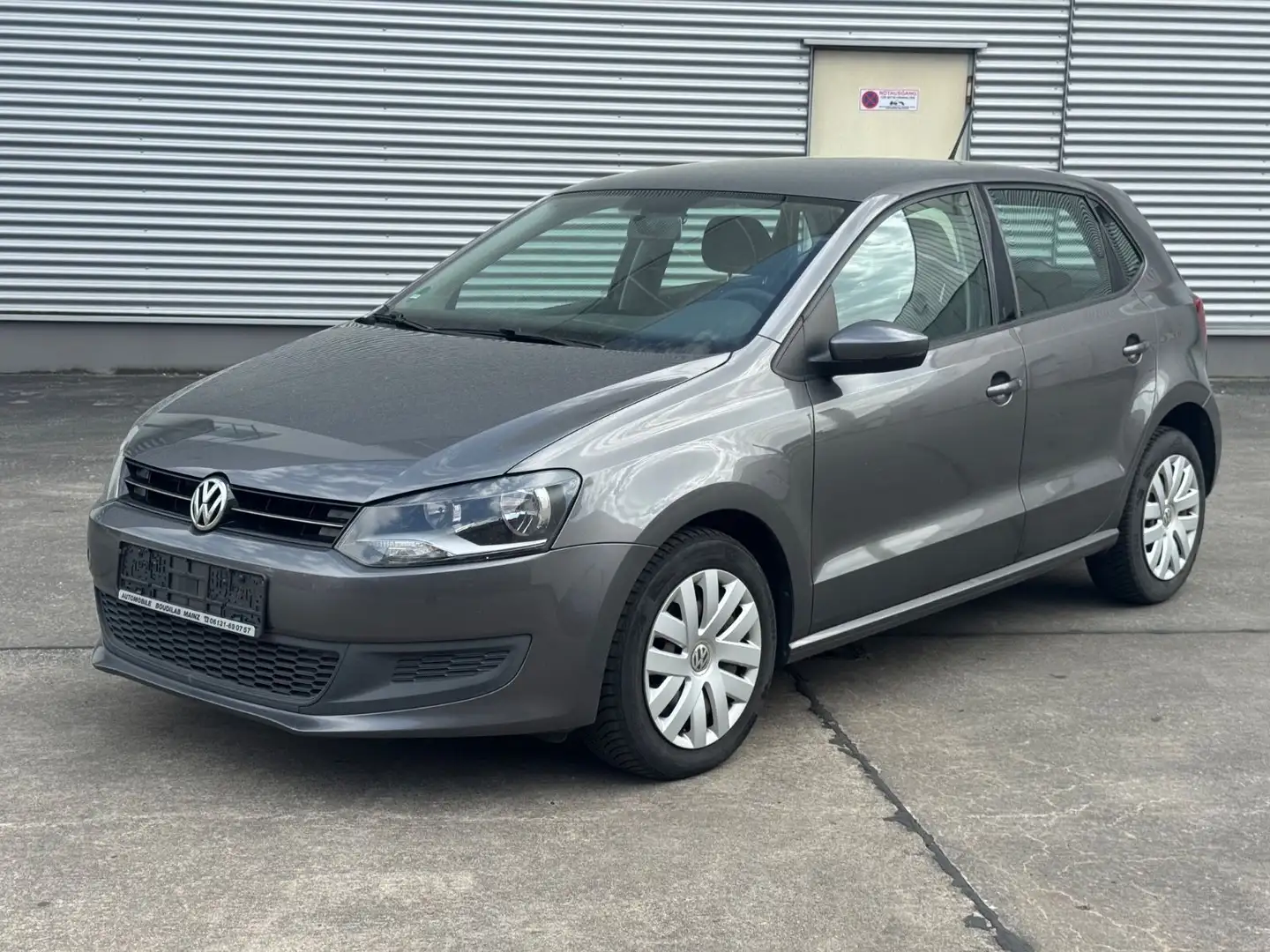 Volkswagen Polo V Comfortline * Klima * Inspektion Neu * Gris - 1