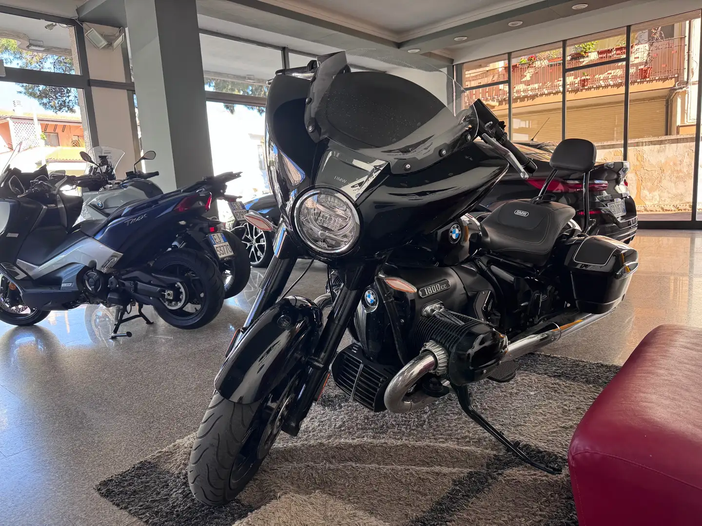 BMW R 18 B crna - 1