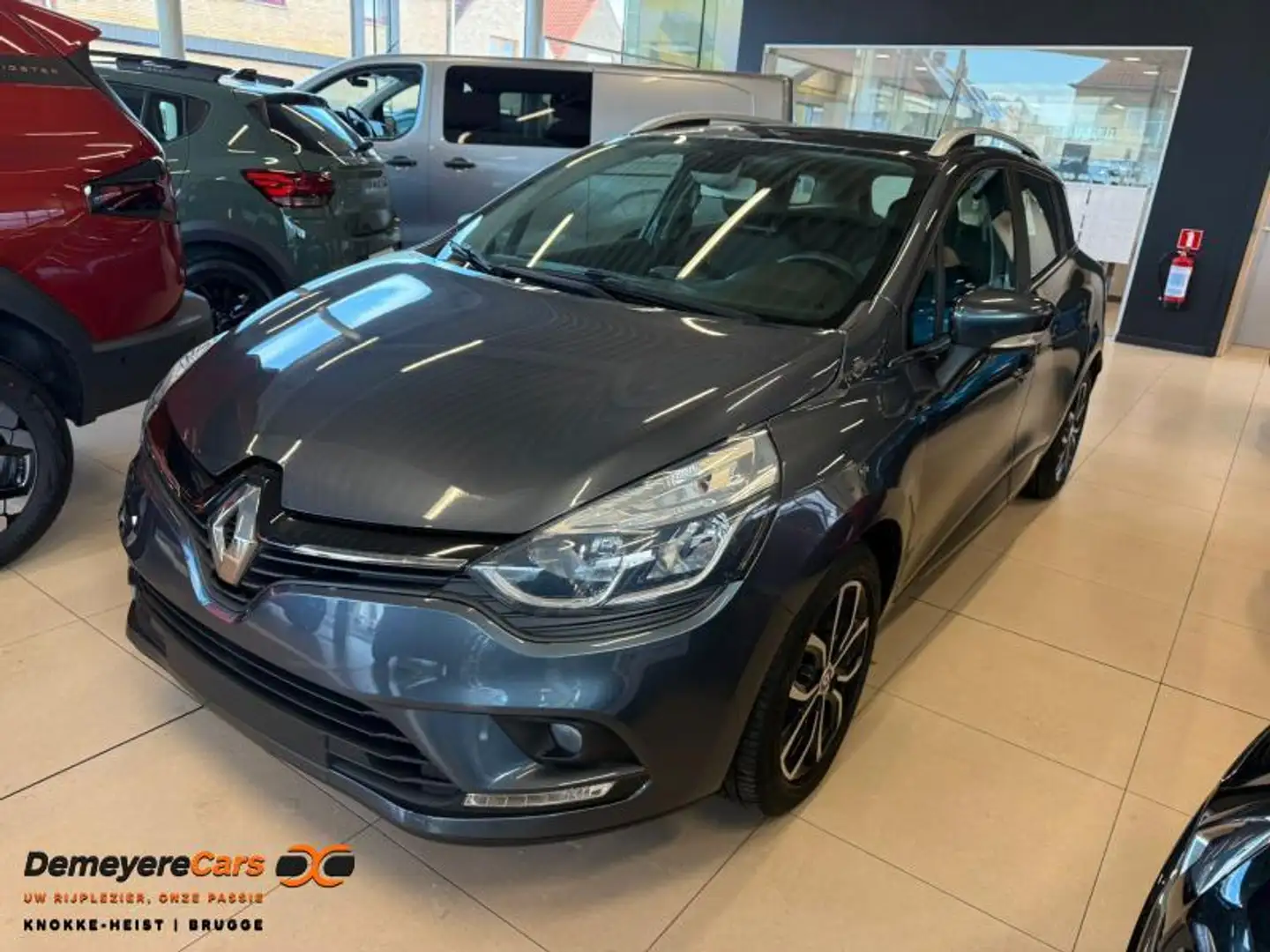 Renault Clio IV Grandtour Cool & Sound #2 Gris - 1