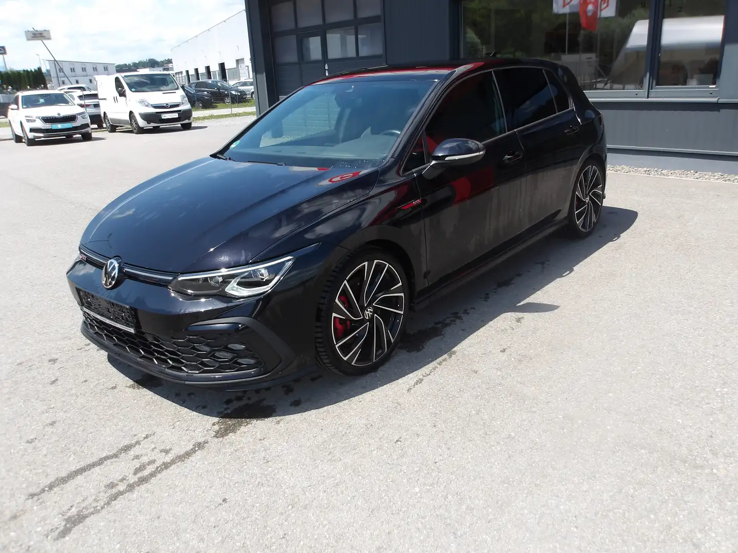 Volkswagen Golf GTI *LED+*AHK*RFK*NAVI* Schwarz - 1