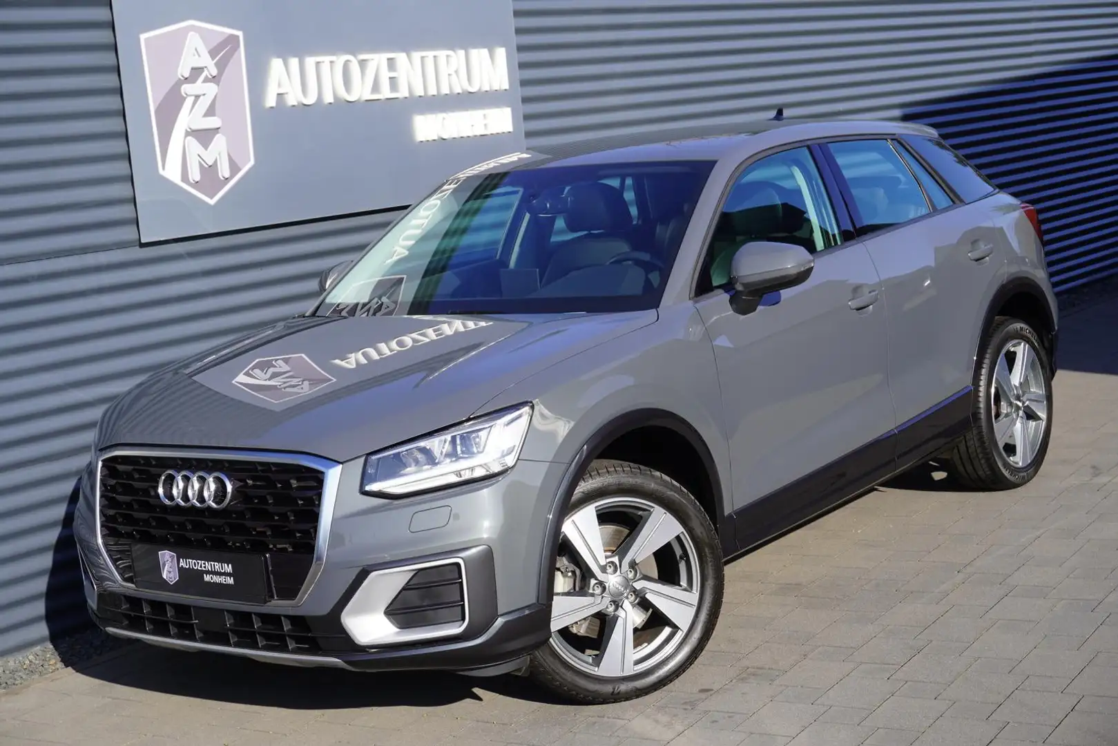 Audi Q2 35 TFSI S-TRONIC|NAVI|SITZHEIZUNG|LED|KEYLESS Grau - 1