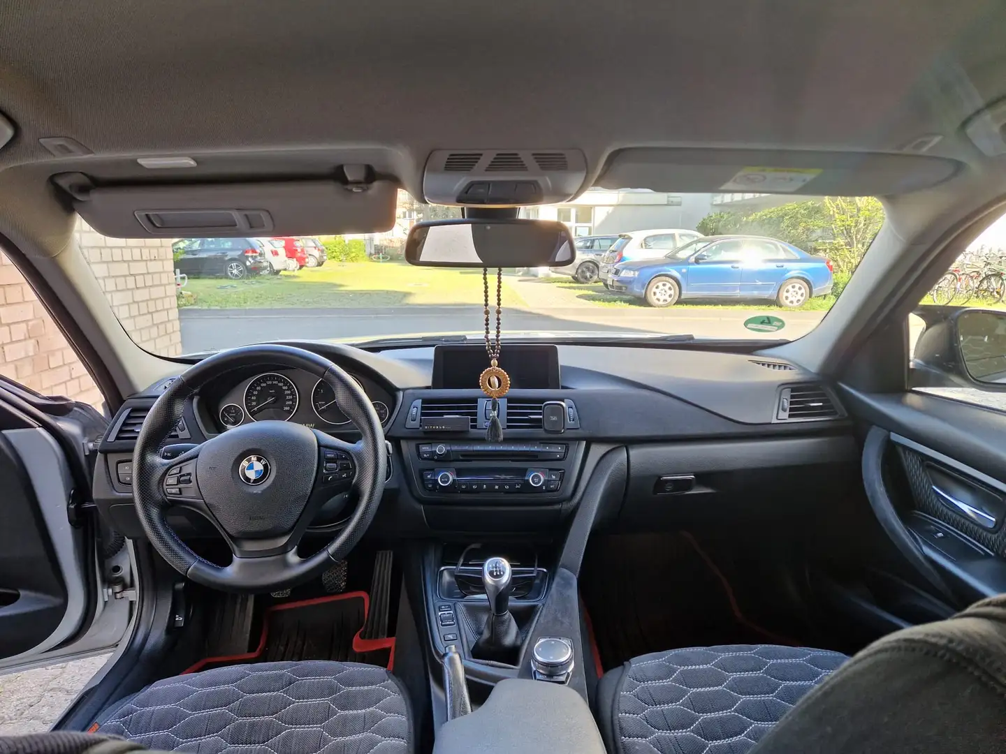 BMW 320 320d Touring Efficient Dynamics Edition Luxury - 2