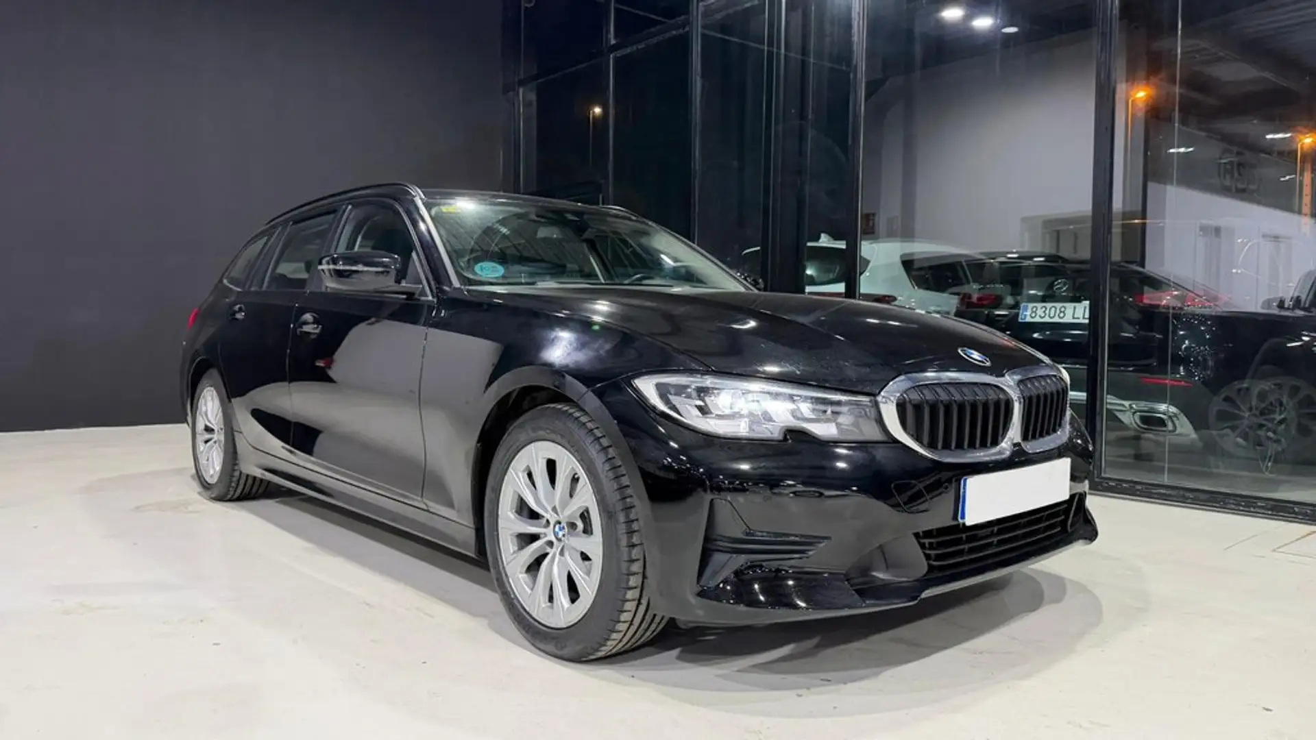 BMW 320 320dA Negro - 1