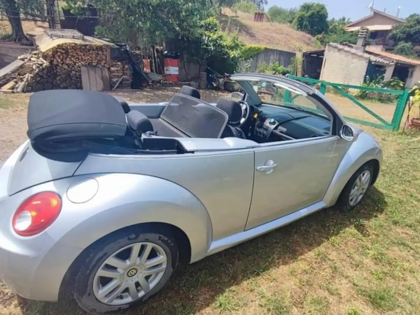 Volkswagen New Beetle Cabrio 1.9 tdi 100cv Argento - 1