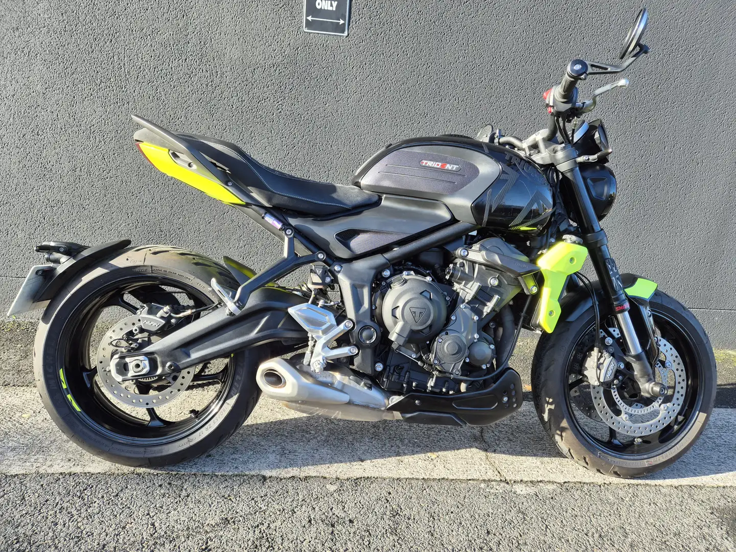 Triumph Trident 660 - 1