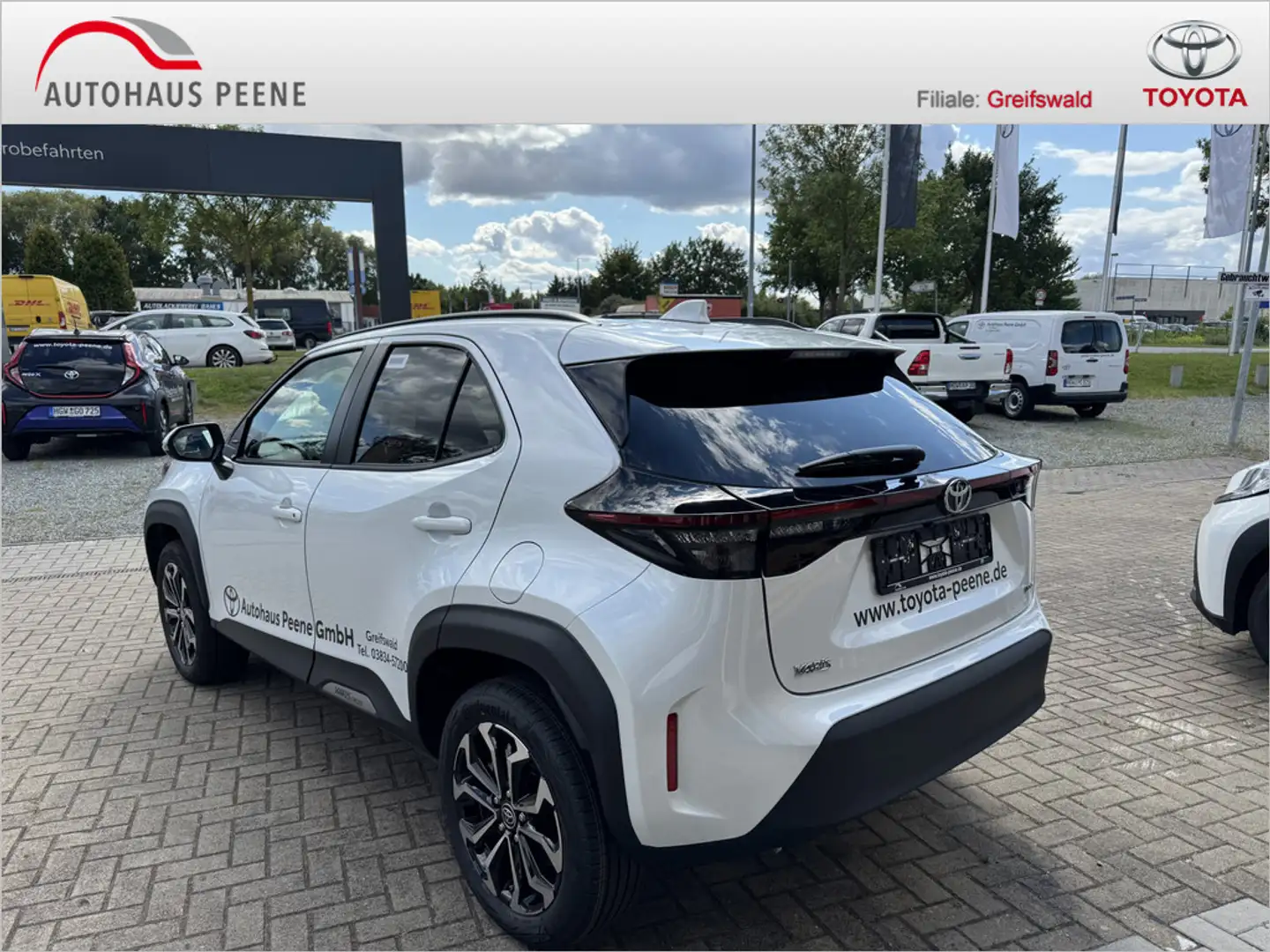 Toyota Yaris Cross 1.5 Hybrid FWD Teamplayer ACC LED Weiß - 2