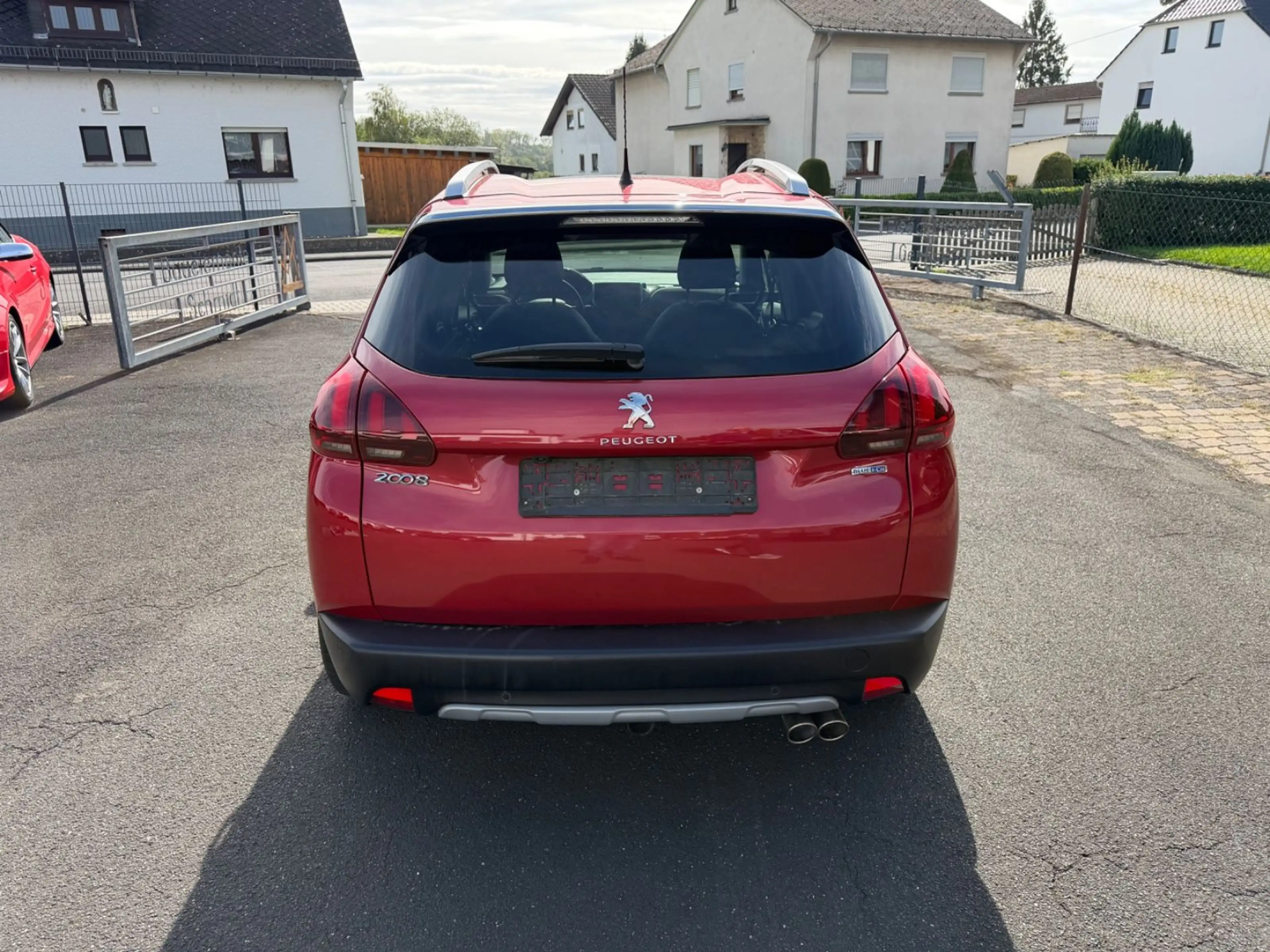 Peugeot 2008 Allure AHK Panorama R.Kamera — photo 6