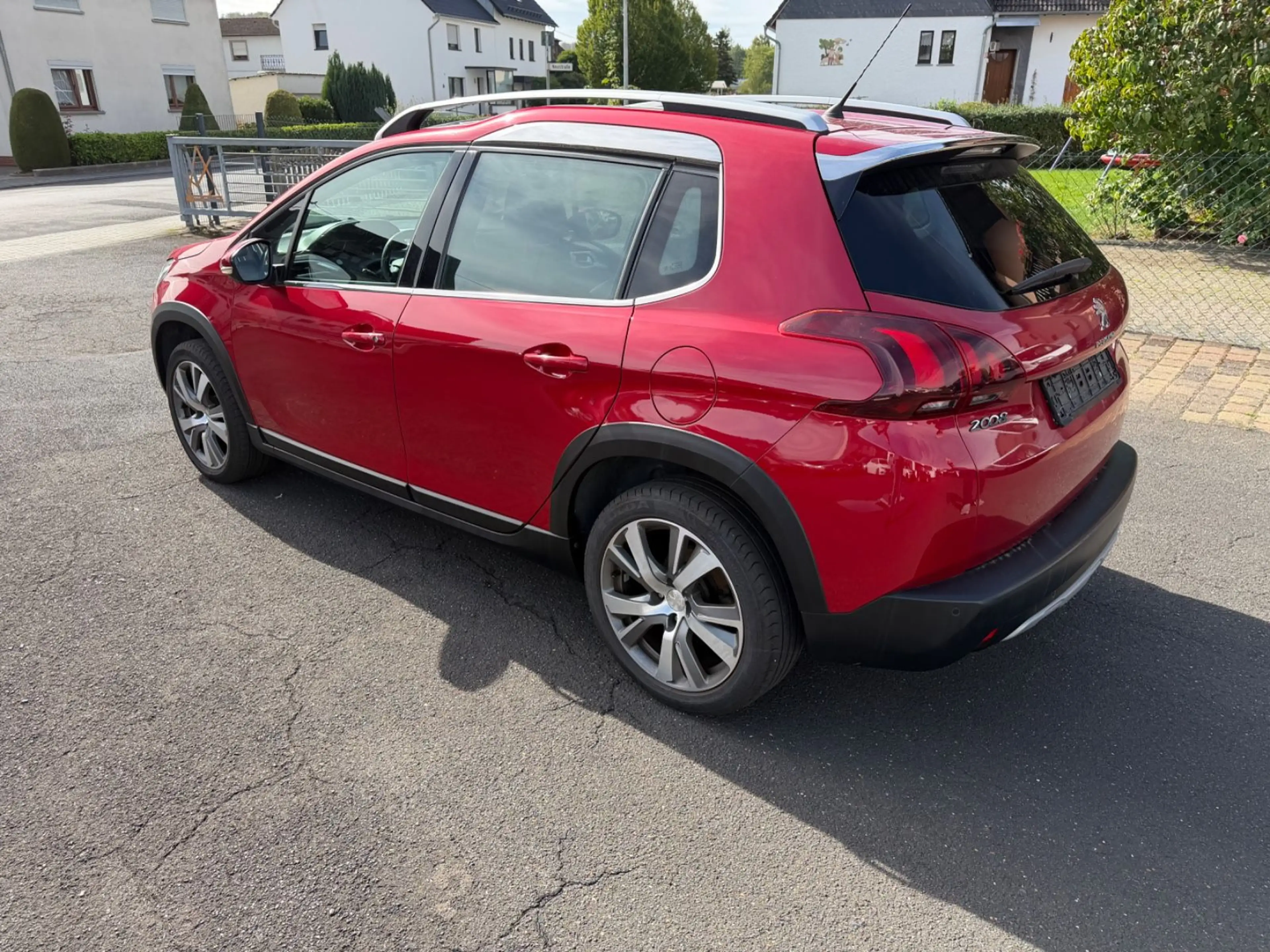 Peugeot 2008 Allure AHK Panorama R.Kamera — photo 5