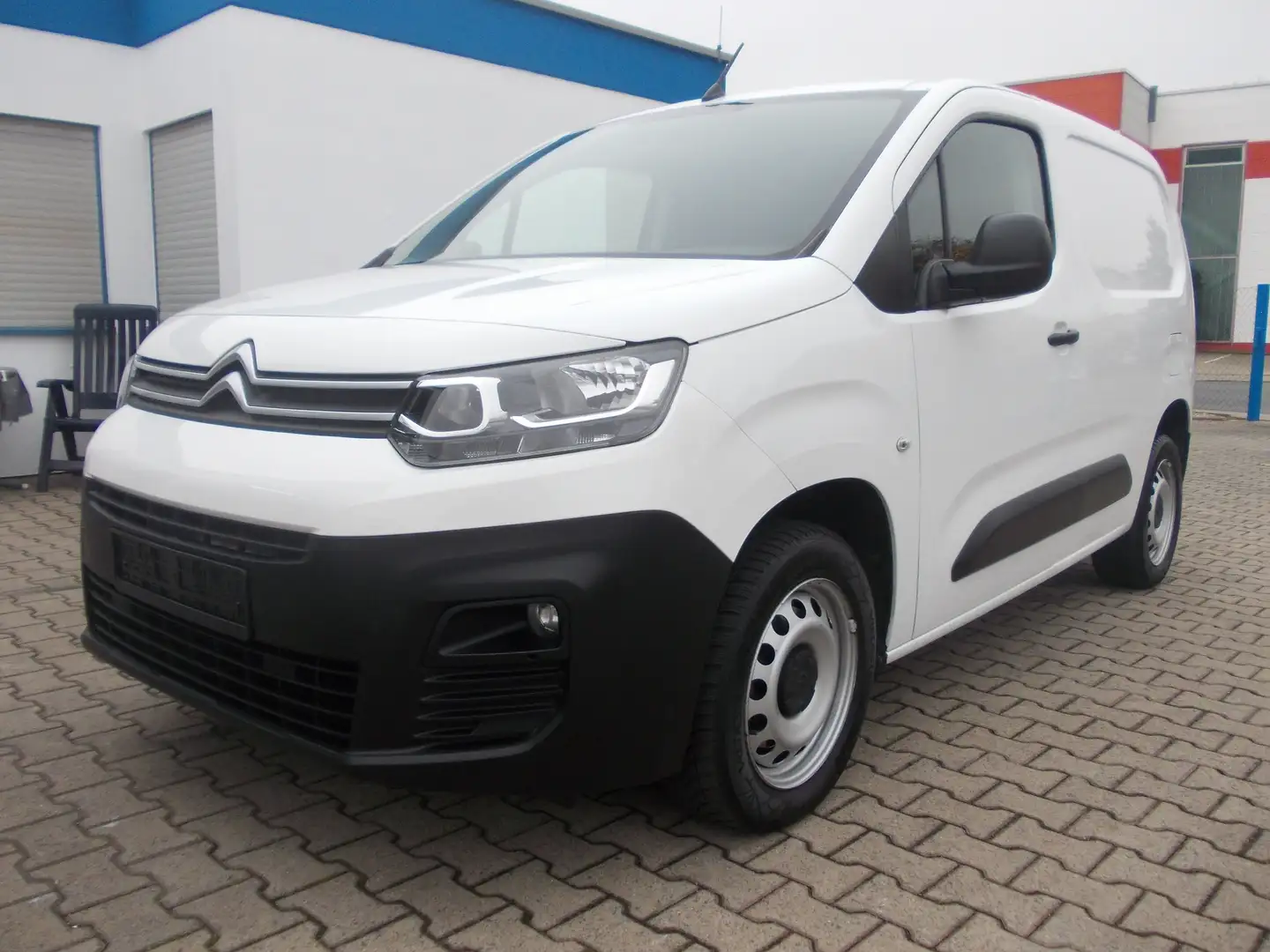 Citroen Berlingo Club M/L1, AHK, Tempomat, 3-Sitzer, Klima, USB Weiß - 1