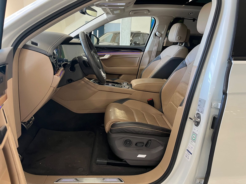 Volkswagen Touareg Atmosphere 4Motion R-LINE 4.0TDI VOLL — photo 13
