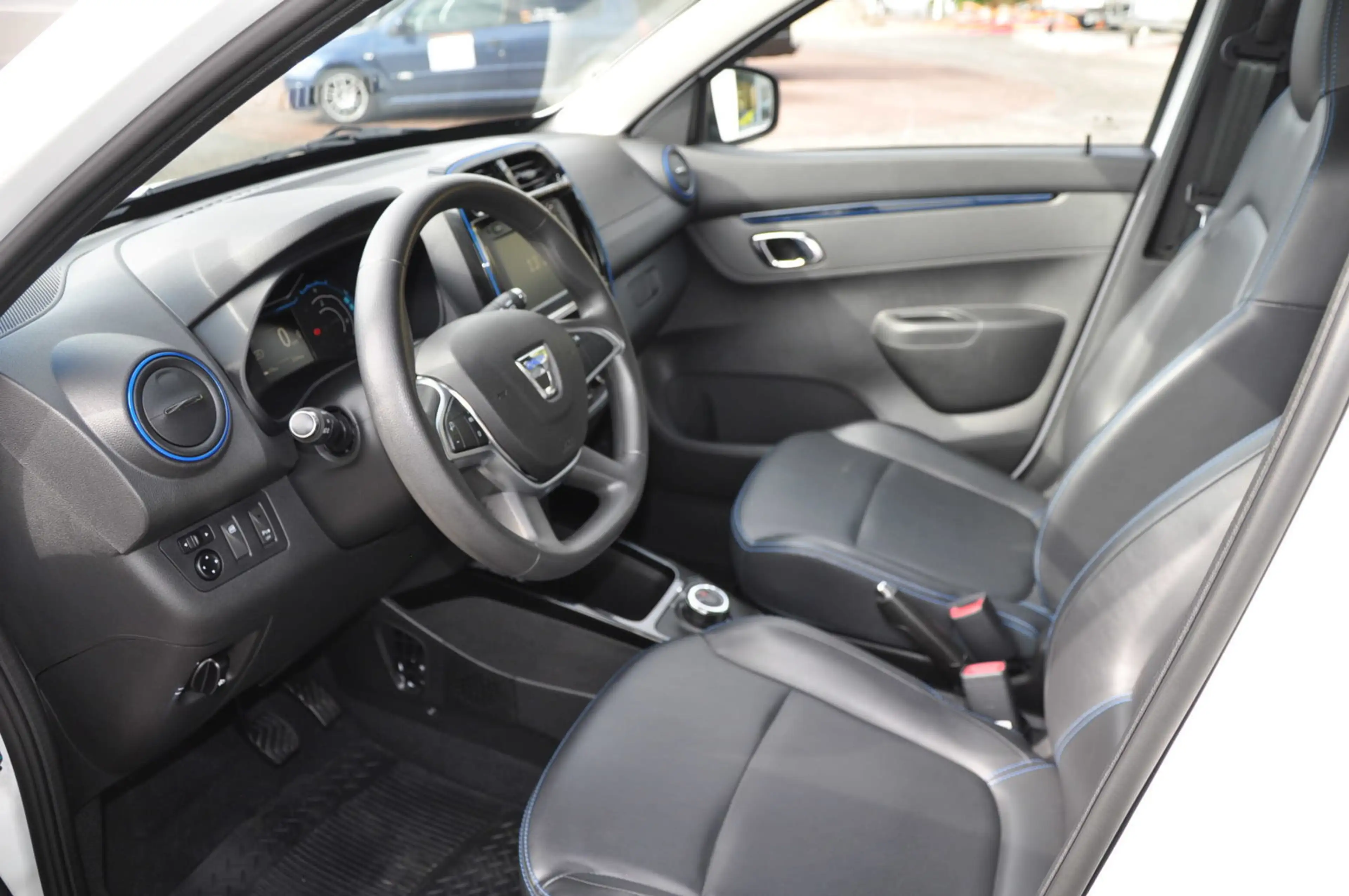 Dacia Spring Business 45 *PDC*Kamera*NAVI* — photo 10