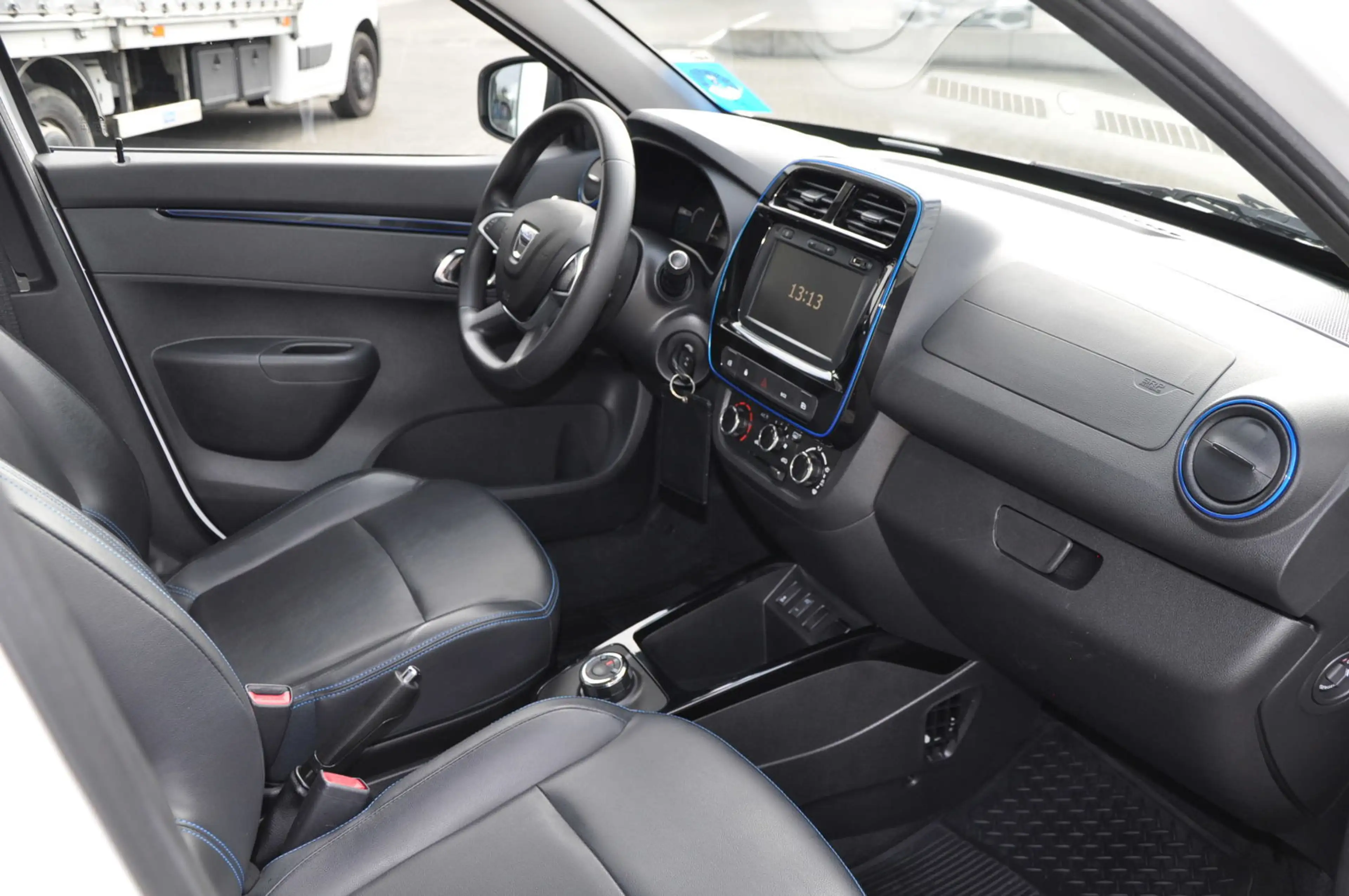 Dacia Spring Business 45 *PDC*Kamera*NAVI* — photo 11