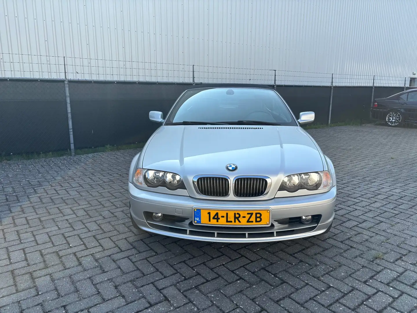 BMW 320 320Ci Executive 6 cilinder Gris - 2