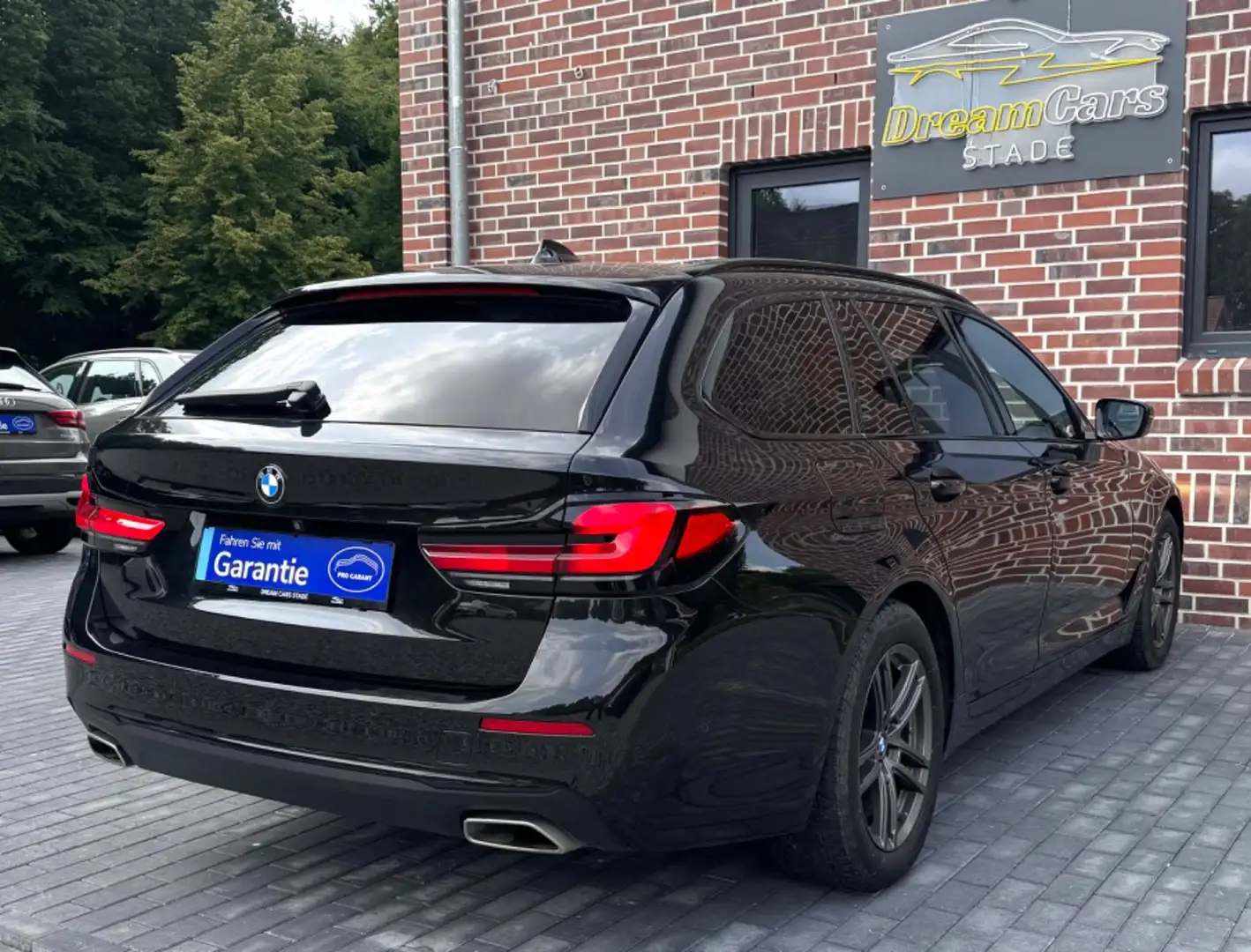 BMW 520 d M-Paket Virtual*360°Kam*ACC*El.Sitze*LED Schwarz - 2