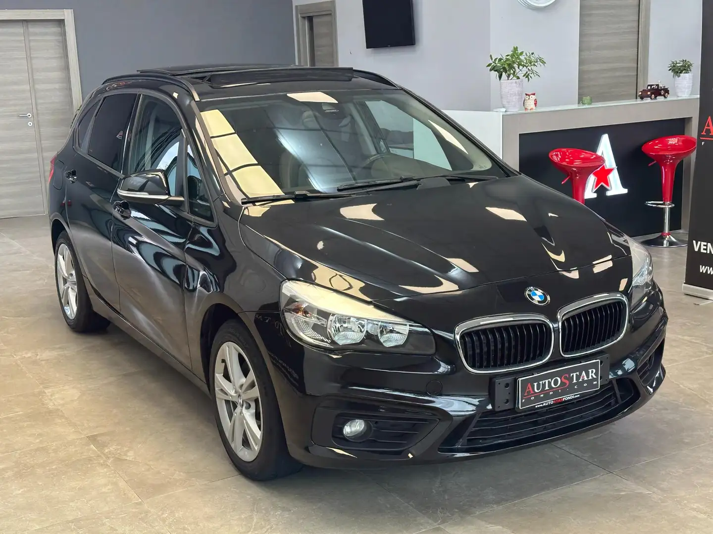 BMW 220 220d Active Tourer Luxury autoV - TETTO PANORAMICO APRIBILE Nero - 2