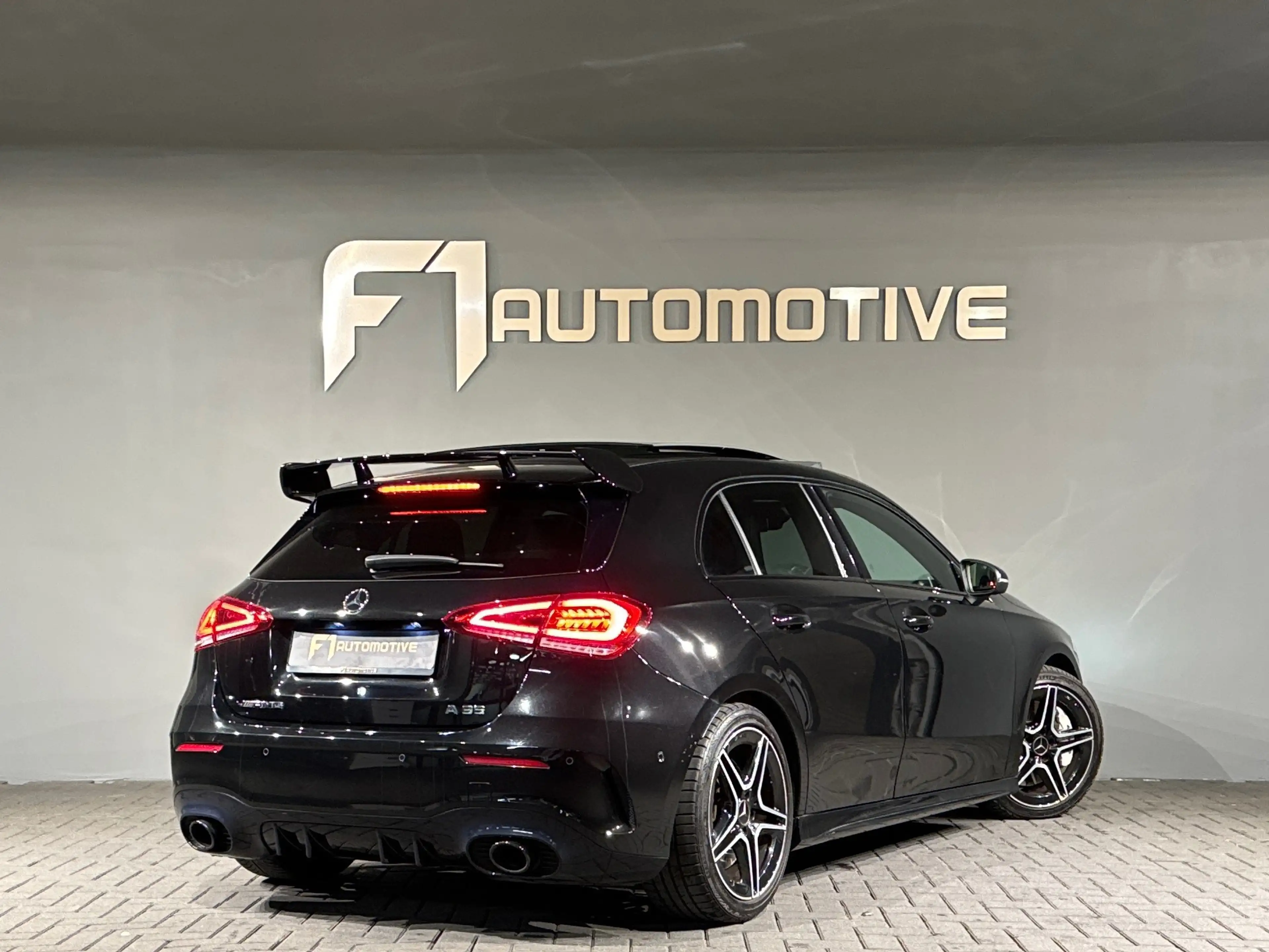 Mercedes-Benz A 35 AMG 4MATIC Pano|Aero|Sfeer|Night — photo 3