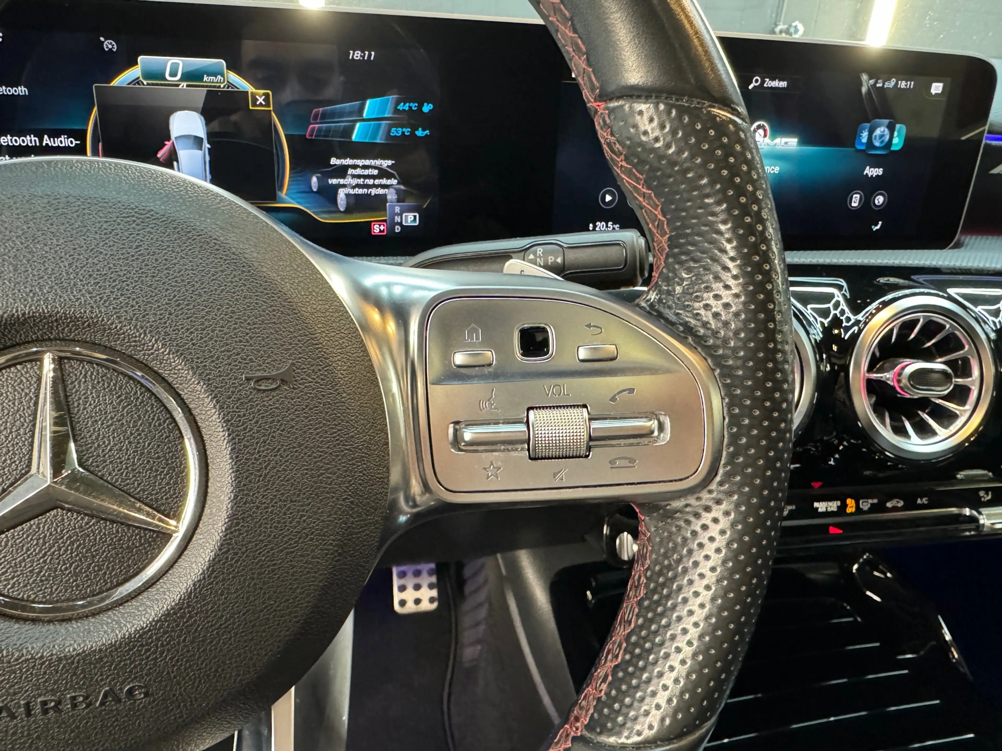 Mercedes-Benz A 35 AMG 4MATIC Pano|Aero|Sfeer|Night — photo 15
