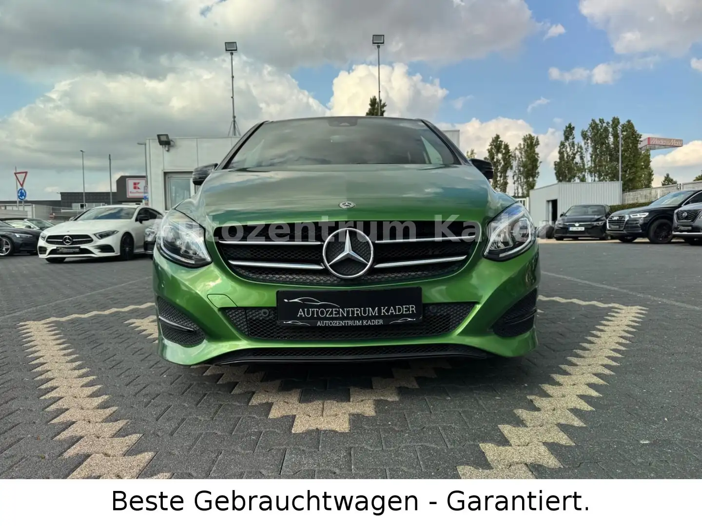 Mercedes-Benz B 200 d*Pano*AHK*LED*Xenon*R-Kam*Navi*T-Leder* Grün - 1