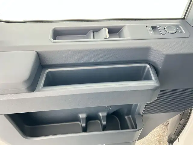Kia PV5 Cargo view 11