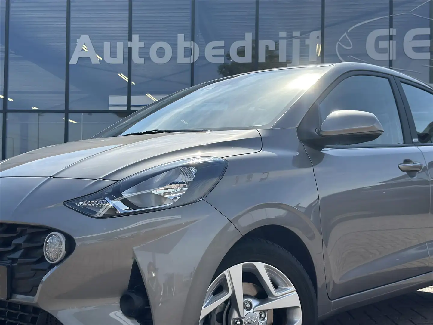 Hyundai i10 Automaat / Carplay / Cruise Control Gris - 2