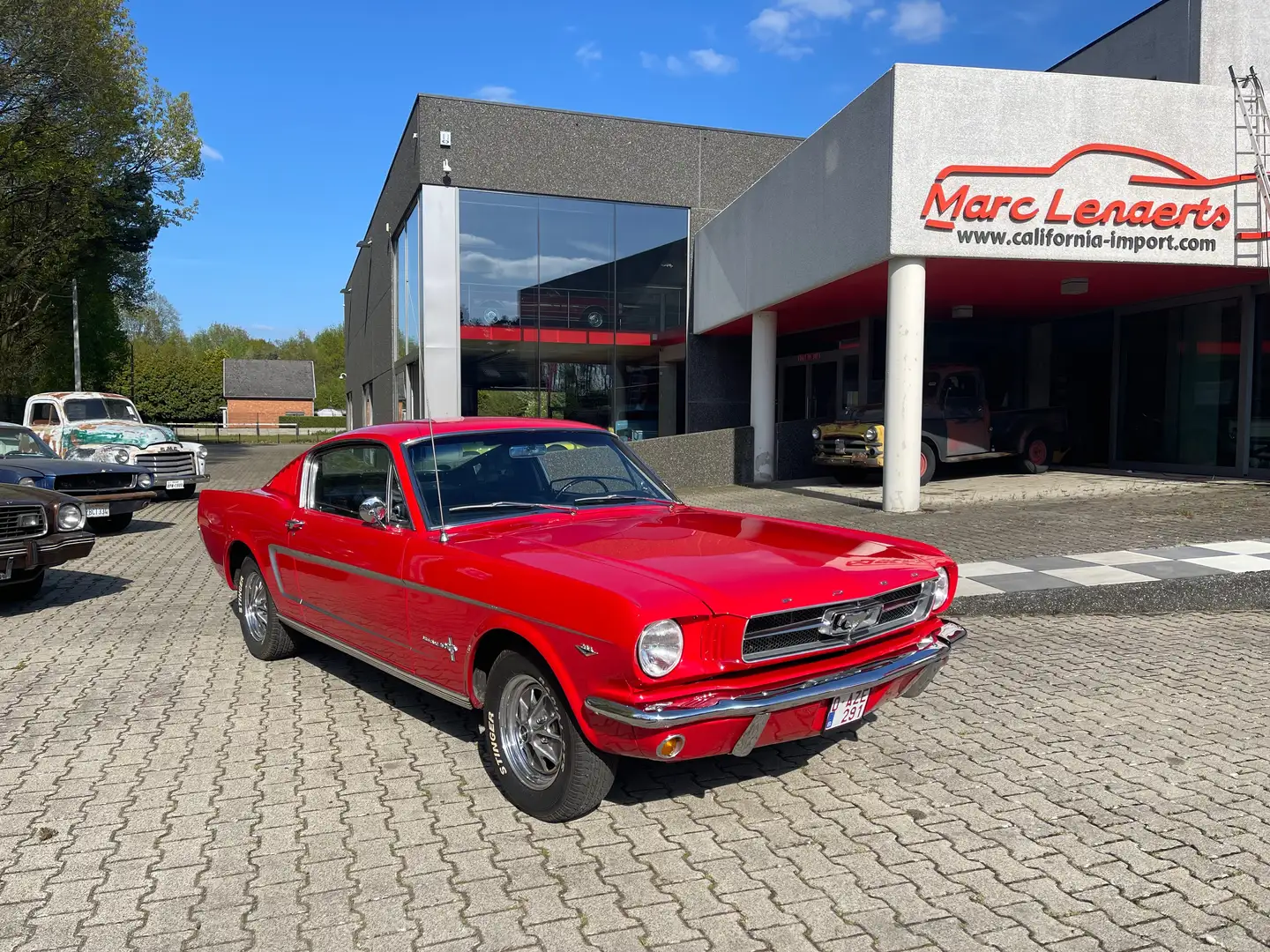 Ford Mustang fastback Rouge - 2