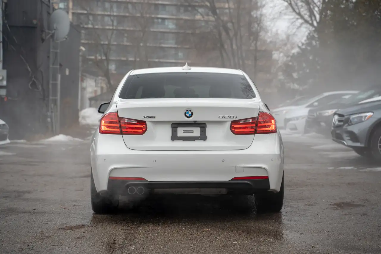 BMW 3 Series снимка BMW 3 Series