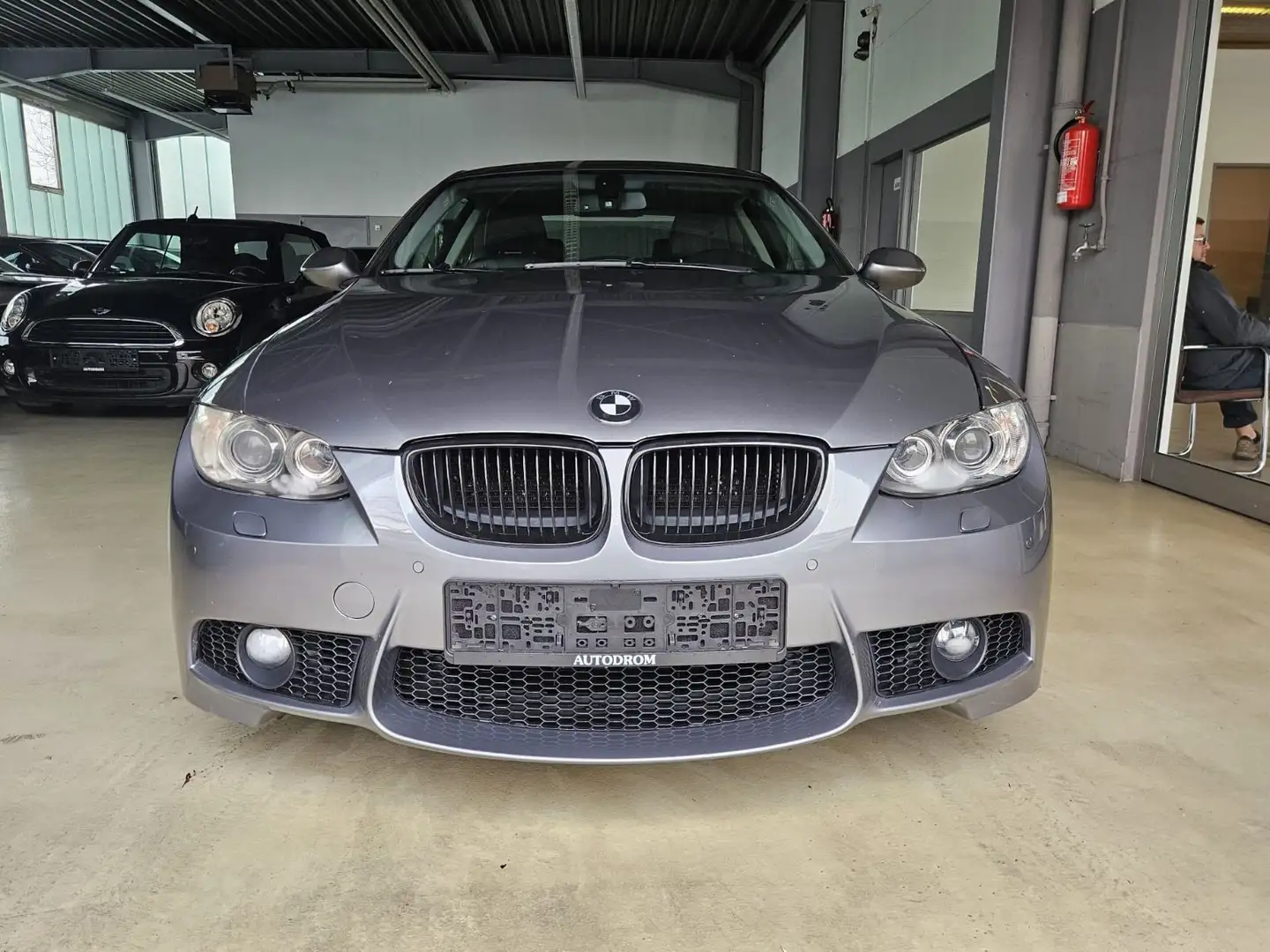 BMW 325 i Coupe+ M-Stoßfänger +Ambiente+Leder Grau - 2