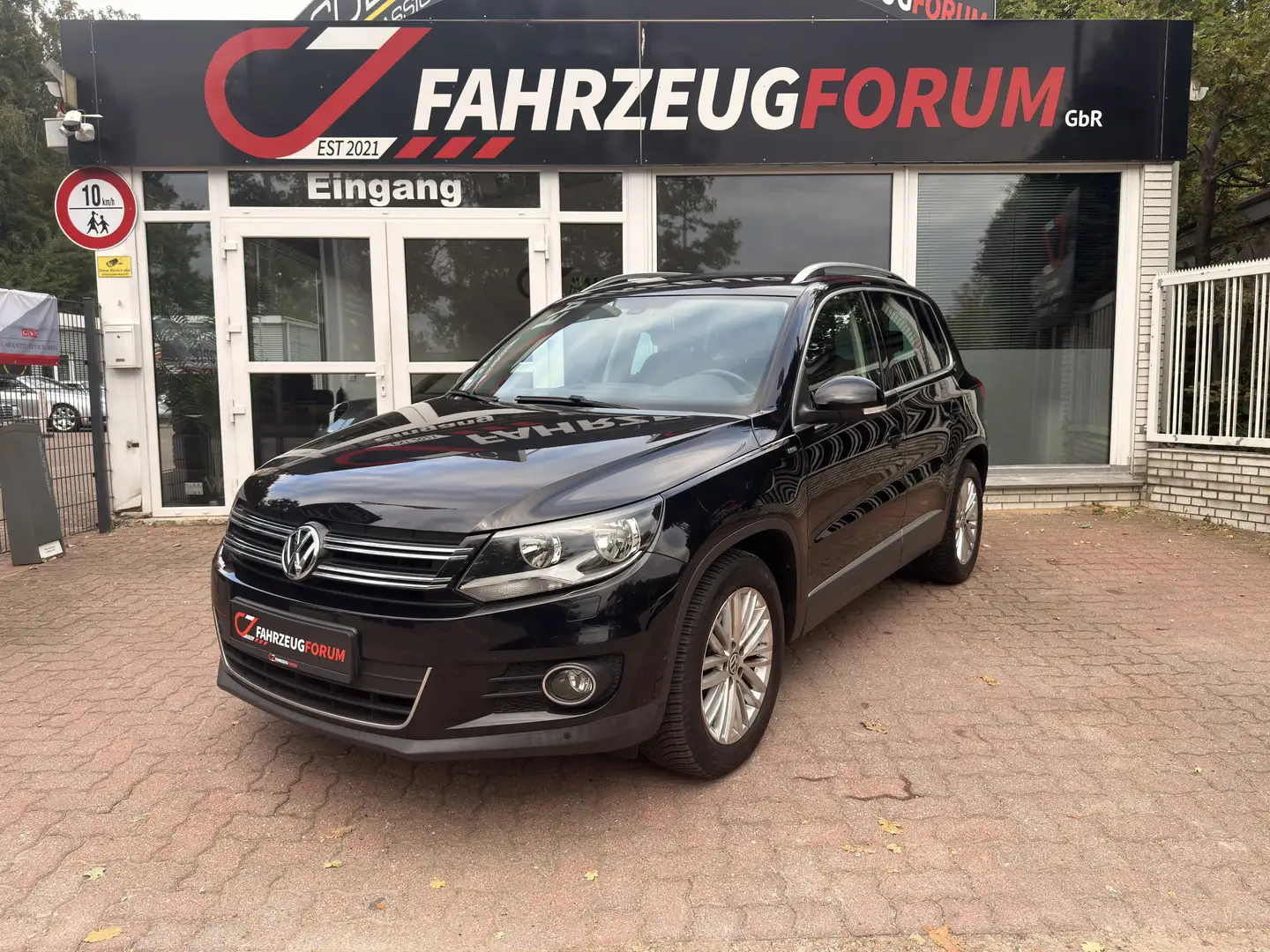 Volkswagen Tiguan Cup Sport & Style BMT* AHK* NAVI*2 Hand Schwarz - 1